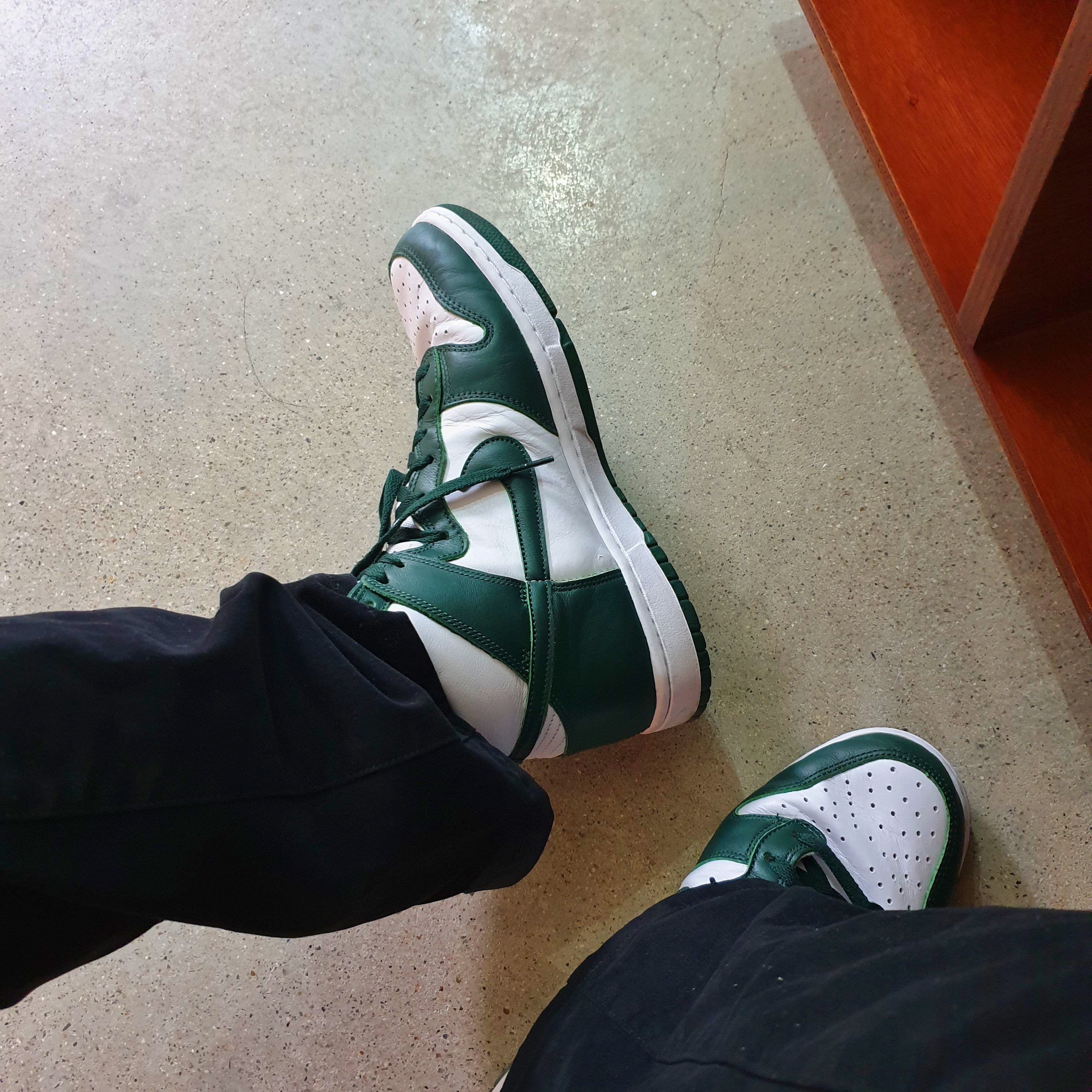 Nike Dunk High SP Spartan Green 착용 스타일
