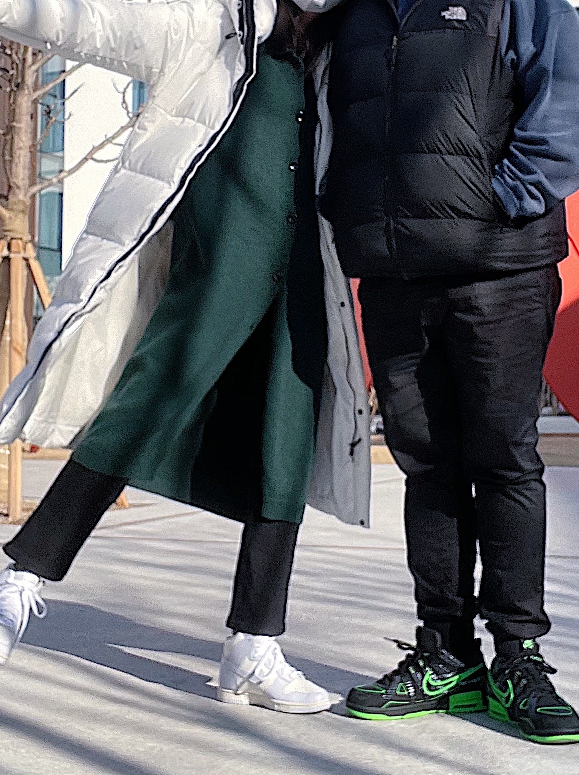(W) Nike Dunk High Football Grey, Nike x Off-White Air Rubber Dunk Green Strike 착용 스타일 - 2