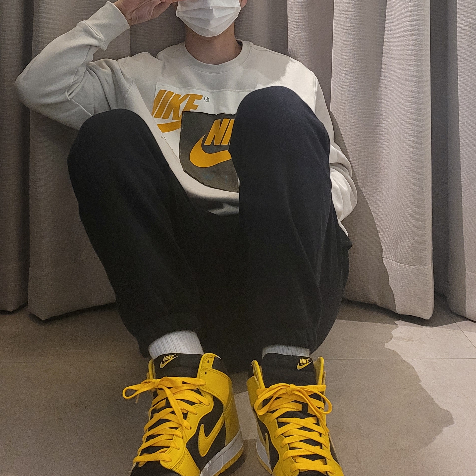 Nike Dunk High SP Varsity Maize 착용 스타일 - 2
