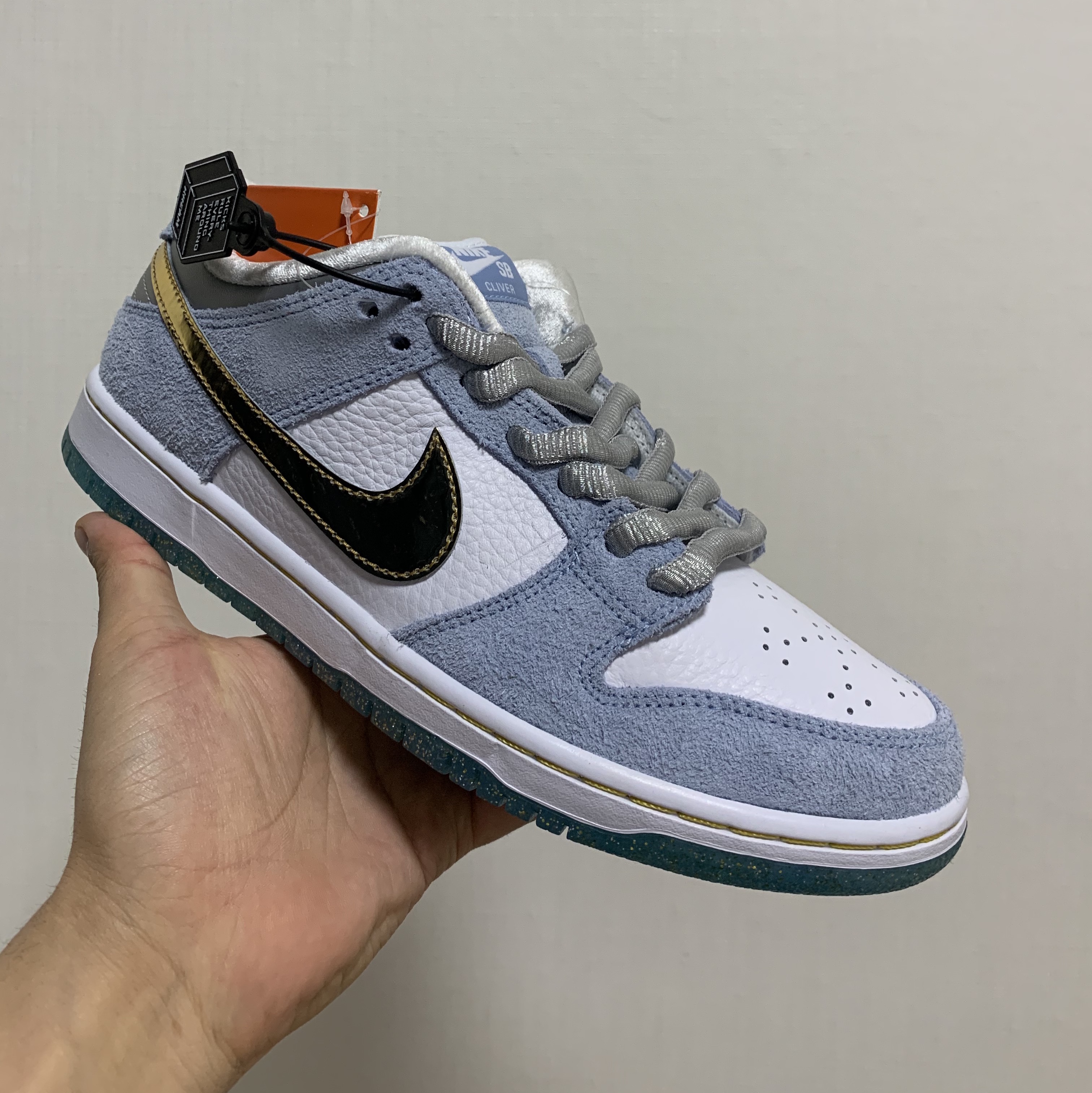 Nike x Sean Cliver SB Dunk Low Holiday Special 착용 스타일 - 1