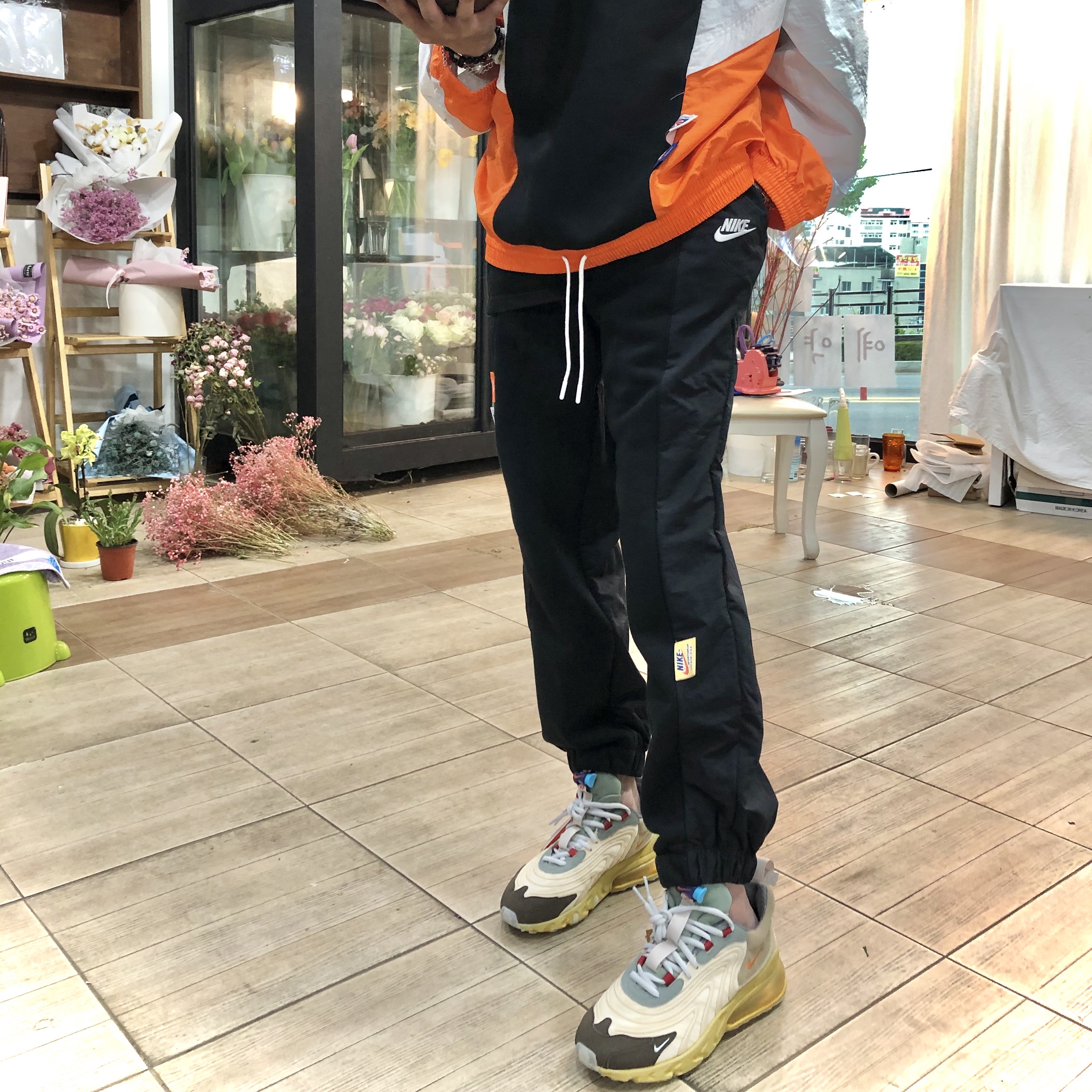 Nike x Travis Scott Air Max 270 React Cactus Trails 착용 스타일 - 2