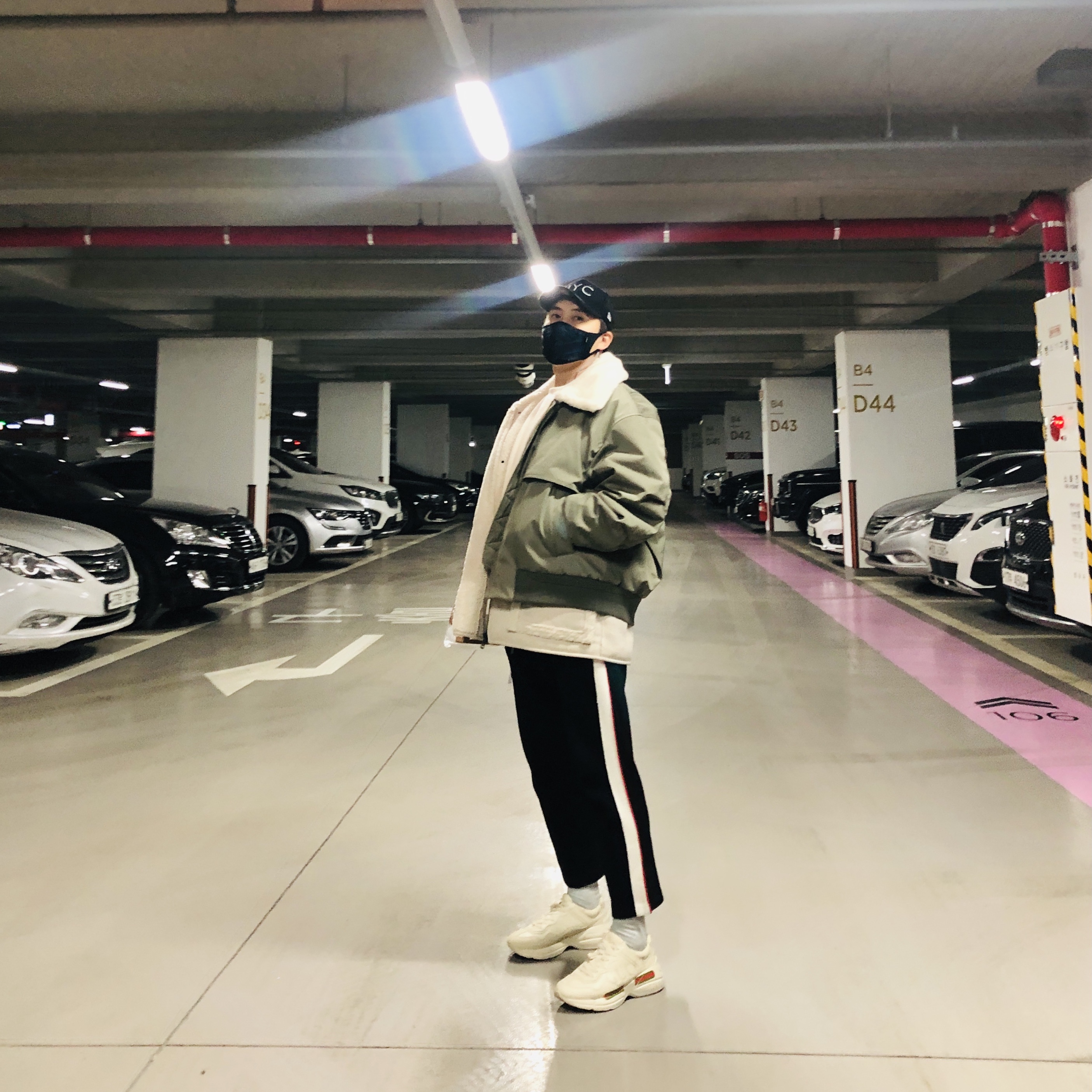 Gucci Rhyton Leather Sneakers Logo 착용 스타일 - 2