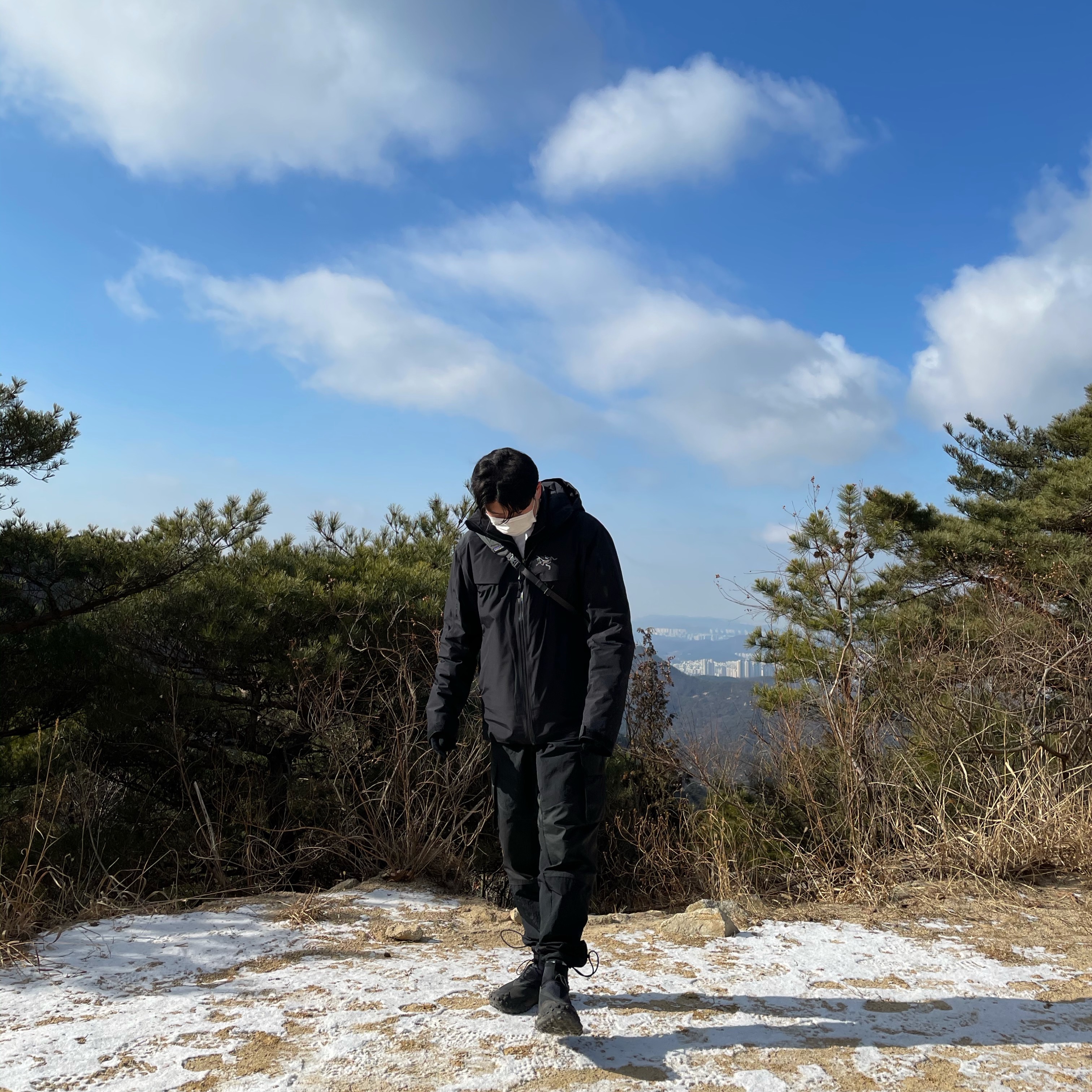 Nike ACG Mountain Fly Gore-Tex Black and Dark Grey 착용 스타일 - 1