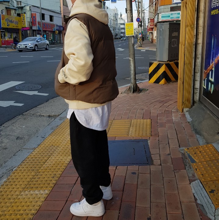 Nike Air Force 1 '07 Low White, Essentials 3D Silicon Applique Pullover Hoodie Buttercream 2020 착용 스타일