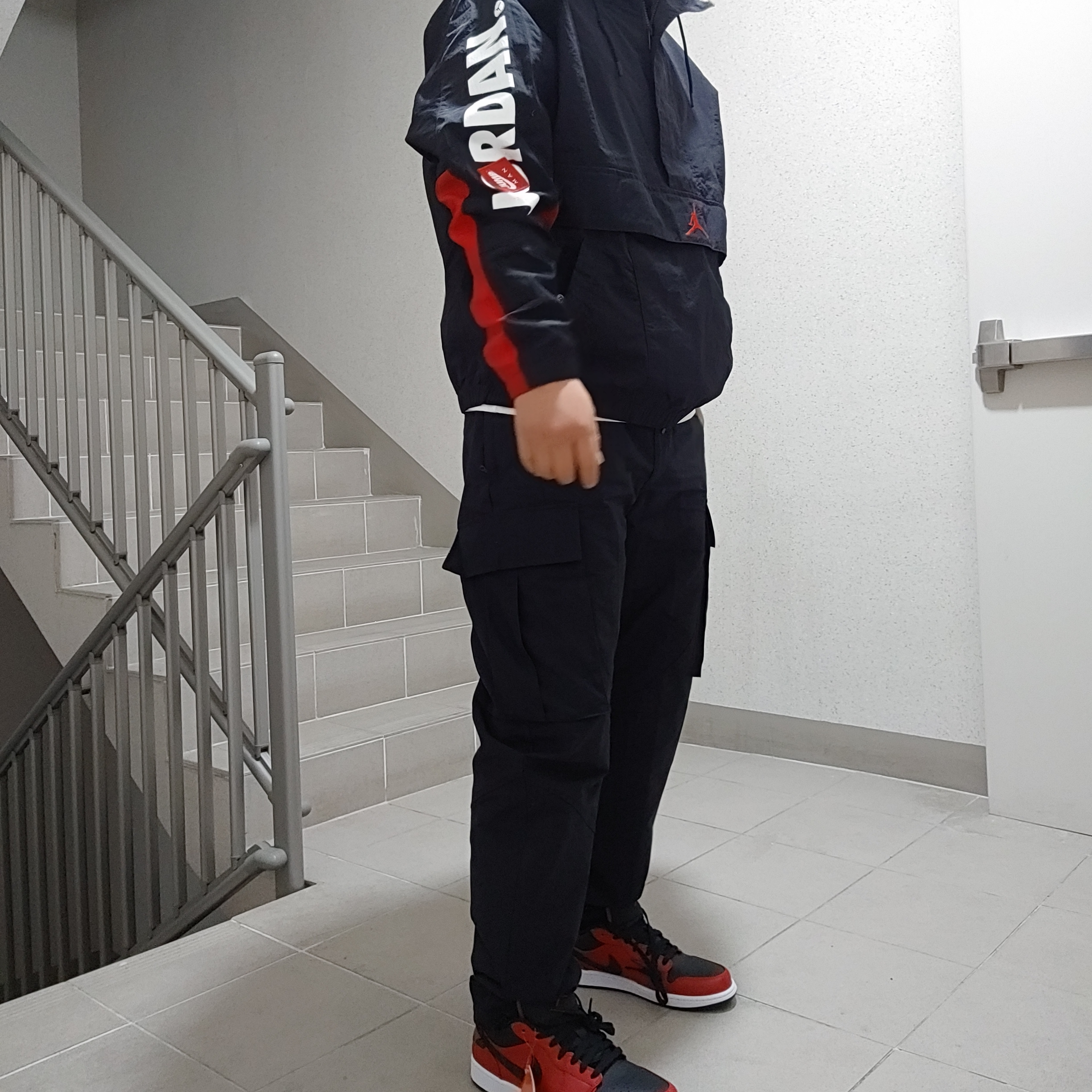 Jordan 1 Low Gym Red Black 착용 스타일 - 3