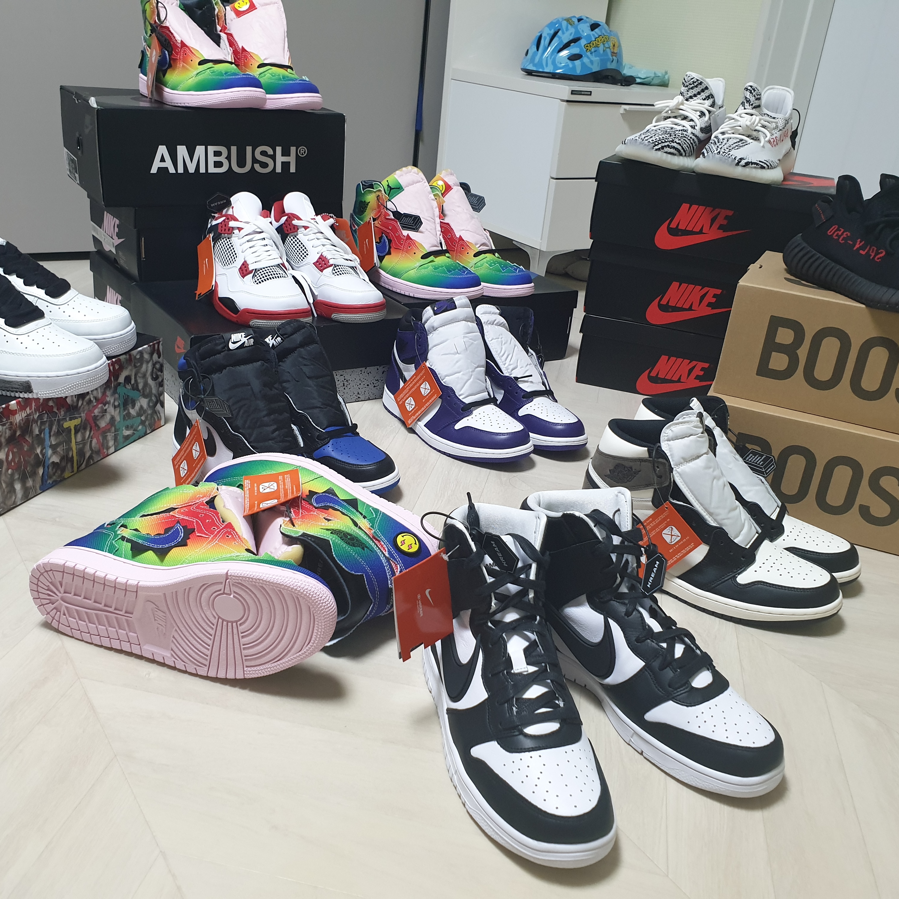 Nike x Ambush Dunk High Black, Jordan 1 Retro High OG Black Mocha 착용 스타일