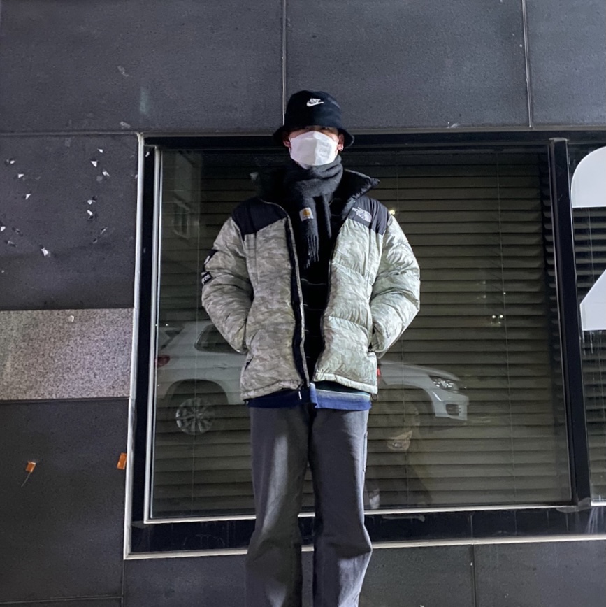 Supreme x The North Face Paper Print Nuptse Jacket - 19FW, Nike Dunk High SP Varsity Maize 착용 스타일 - 2