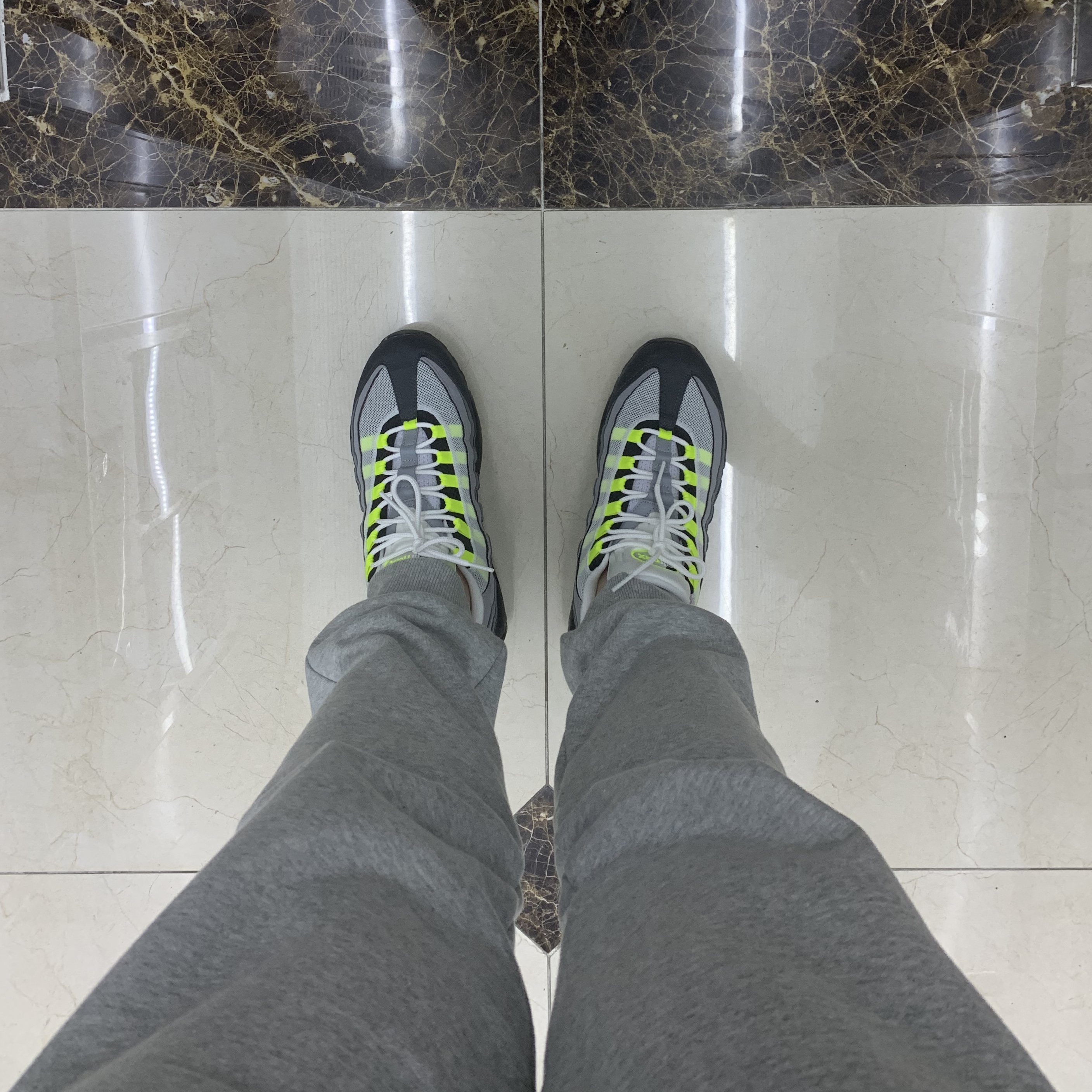 Nike Air Max 95 OG Neon Yellow 2020 착용 스타일