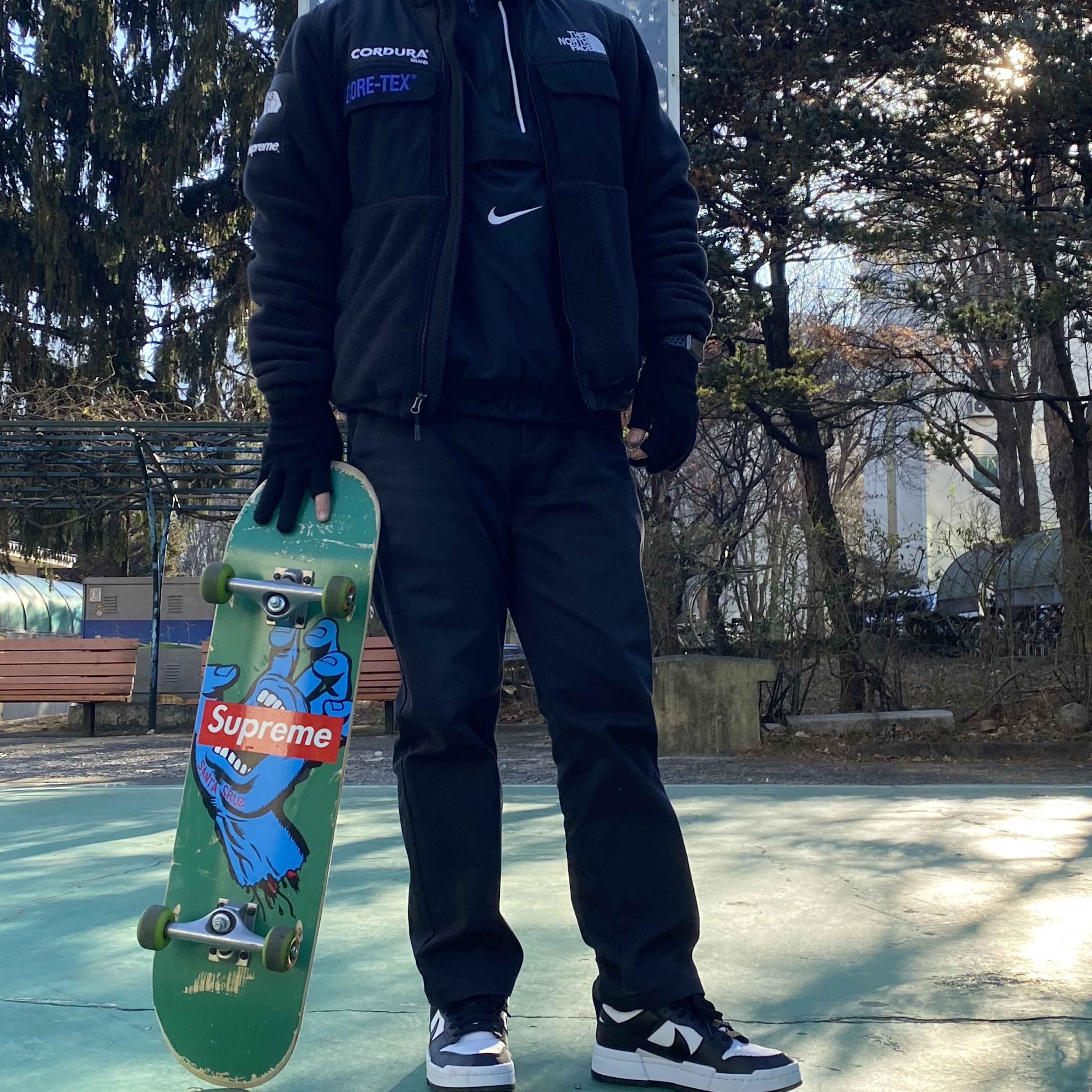 (W) Nike Dunk Low Disrupt Black White, Supreme x The North Face Expedition Fleece Jacket Black - 18FW 착용 스타일