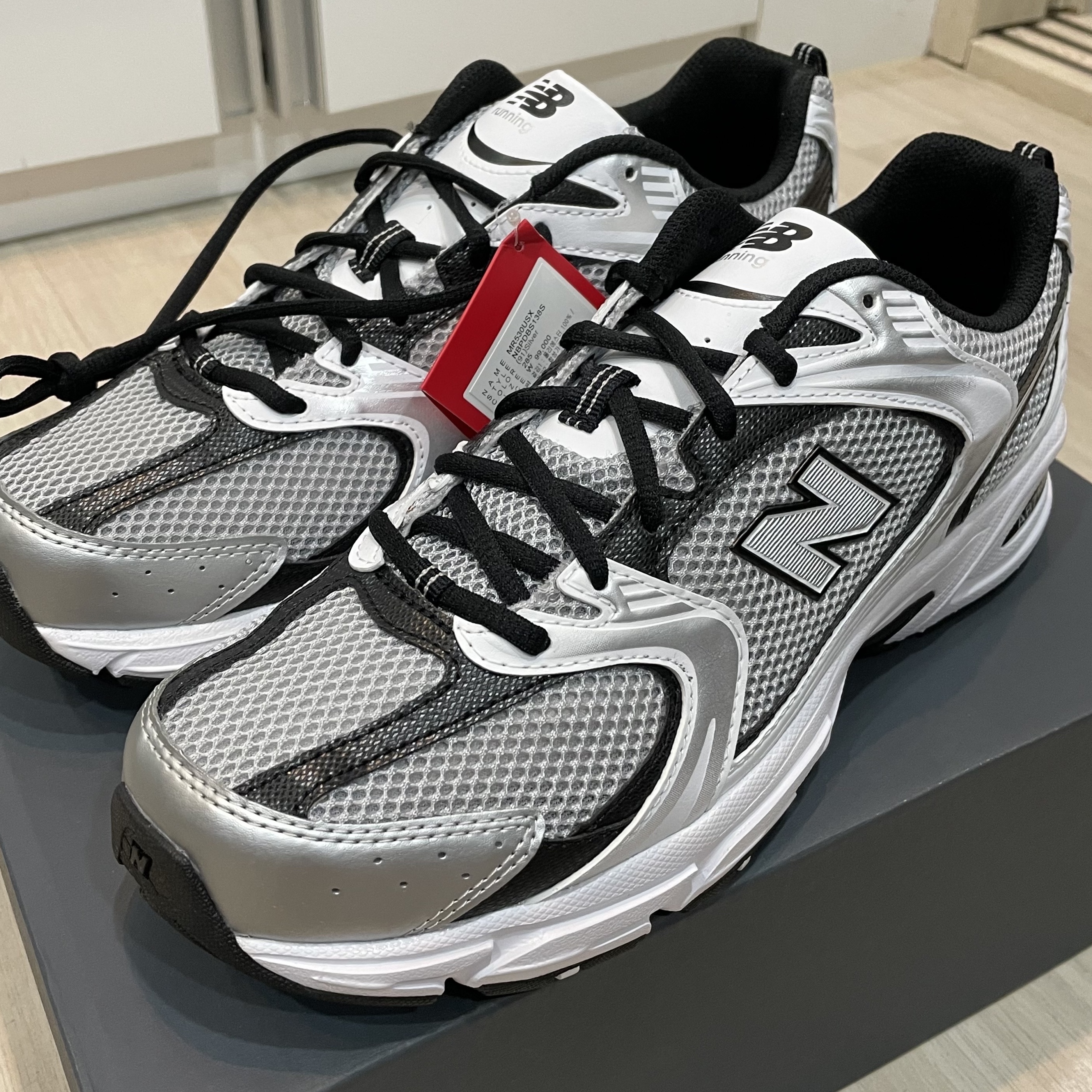 New Balance 530 Steel Grey, New Balance 530 White 착용 스타일