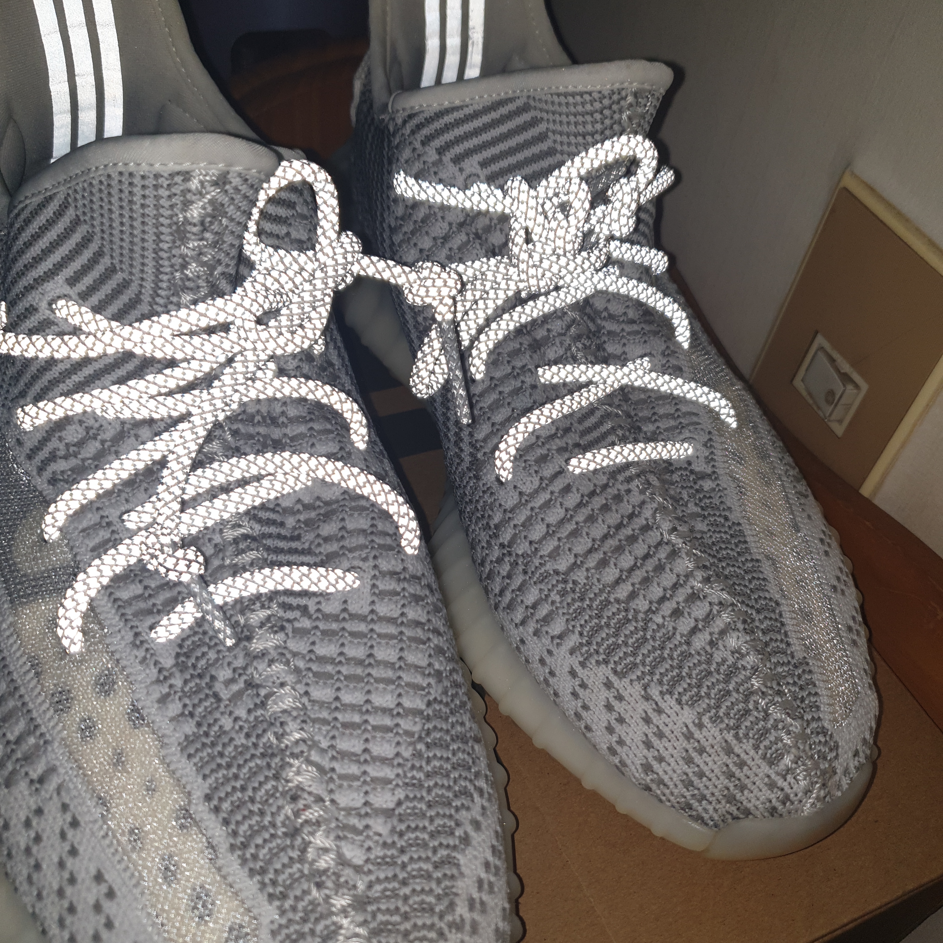 Adidas Yeezy Boost 350 V2 Static - Non-Reflective 2018 착용 스타일