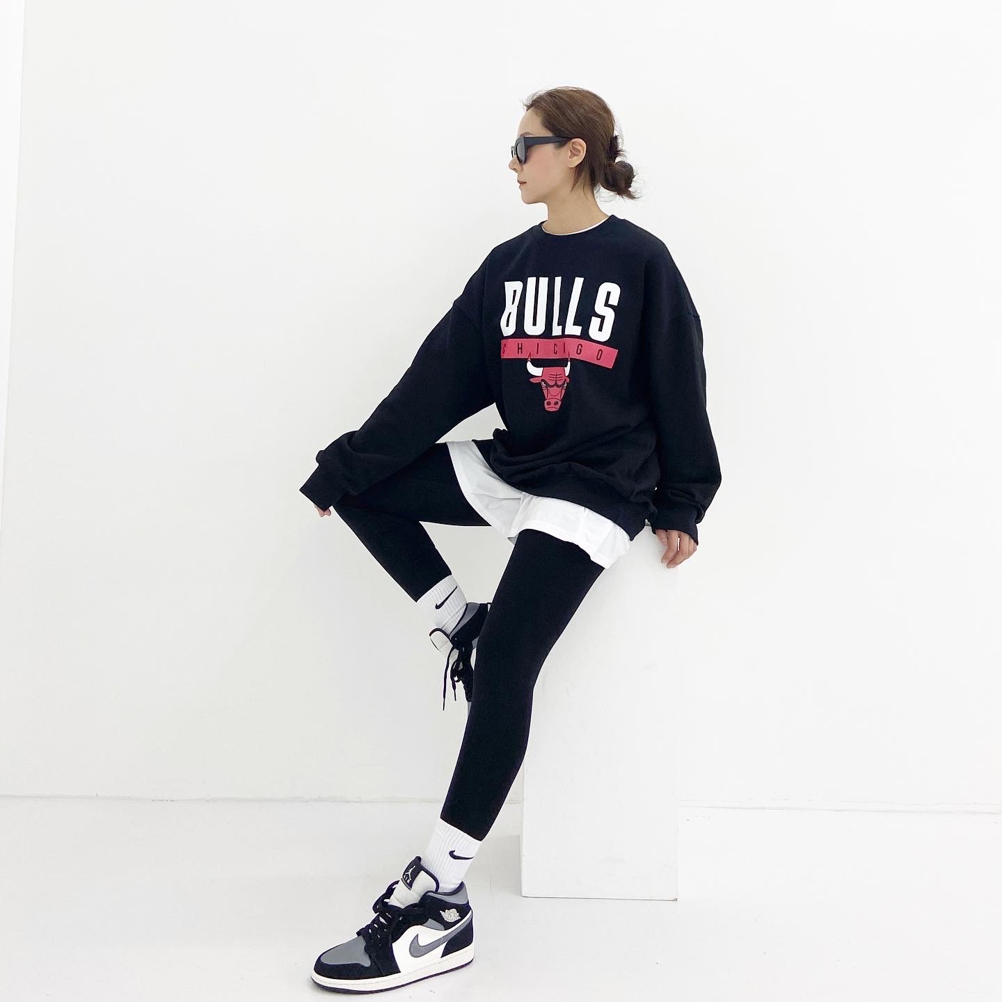 Jordan 1 Mid Satin Grey Toe 착용 스타일 - 1