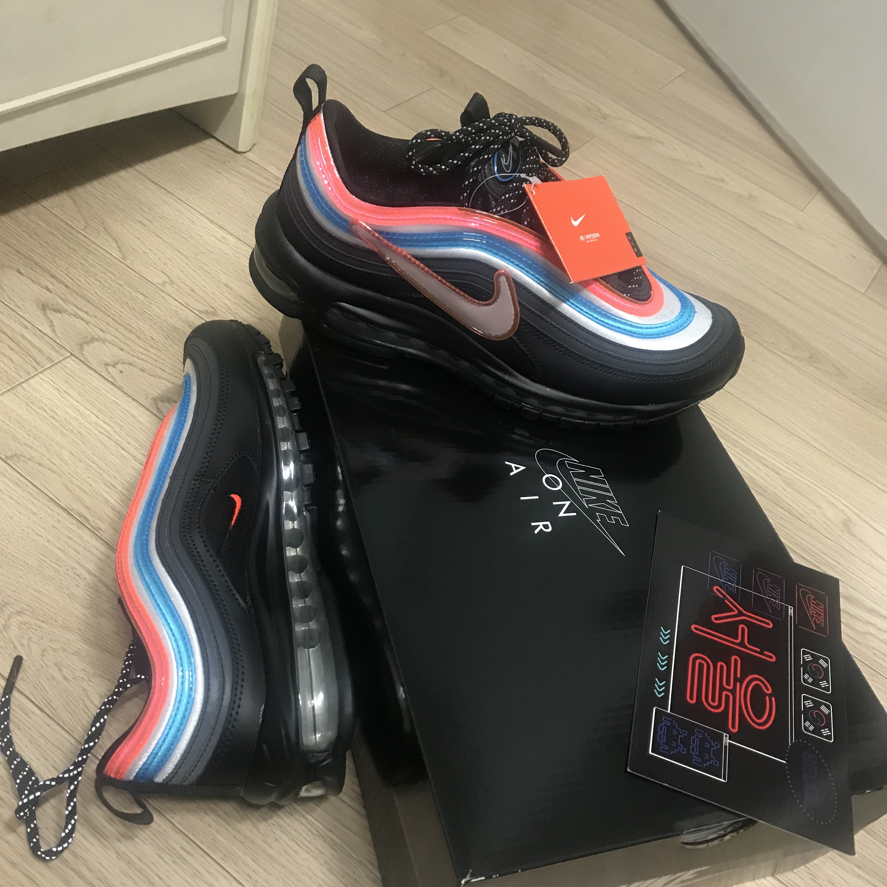 Nike Air Max 97 Neon Seoul 착용 스타일