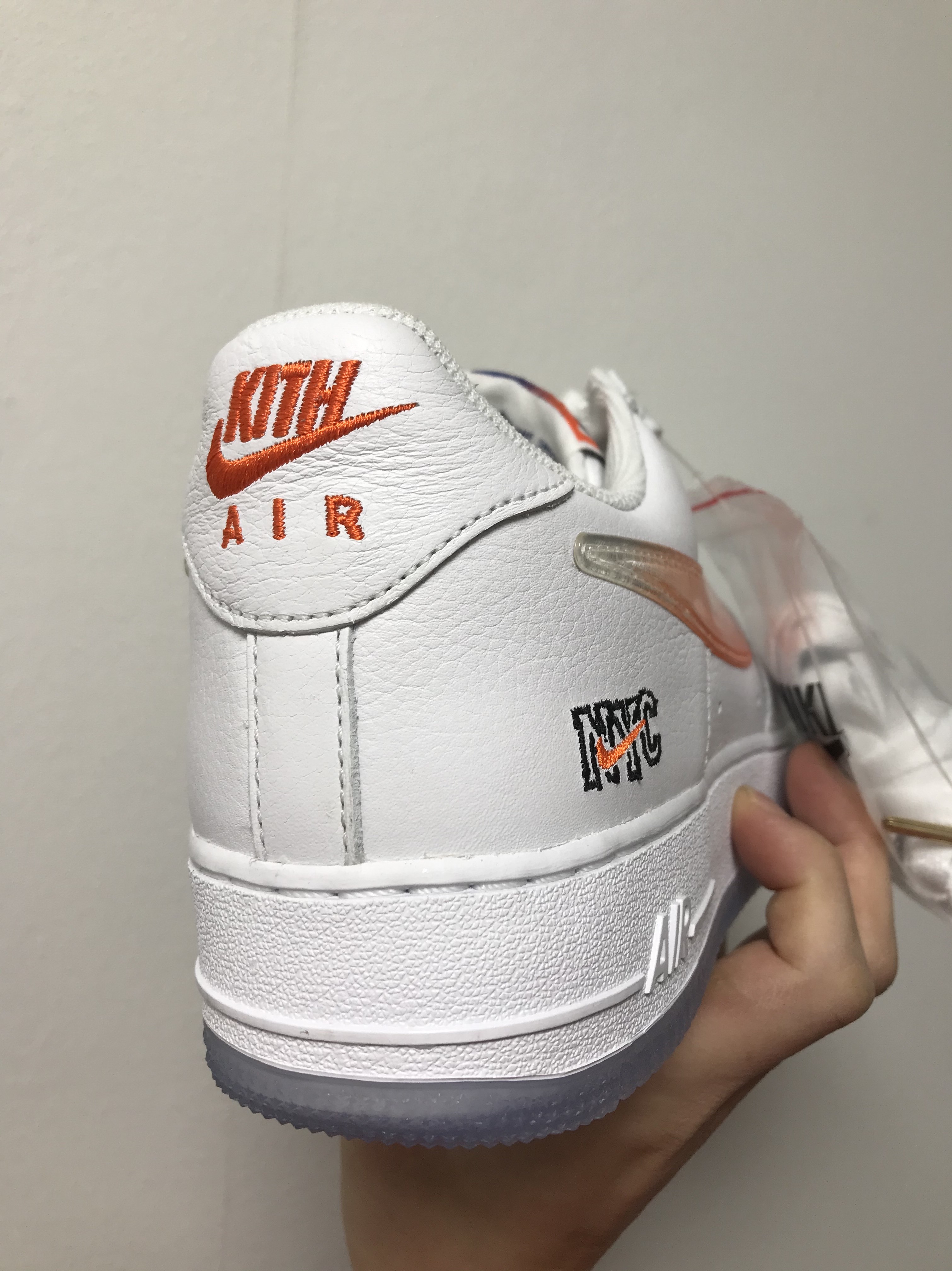 Nike x Kith Air Force 1 Low NYC White 착용 스타일 - 3