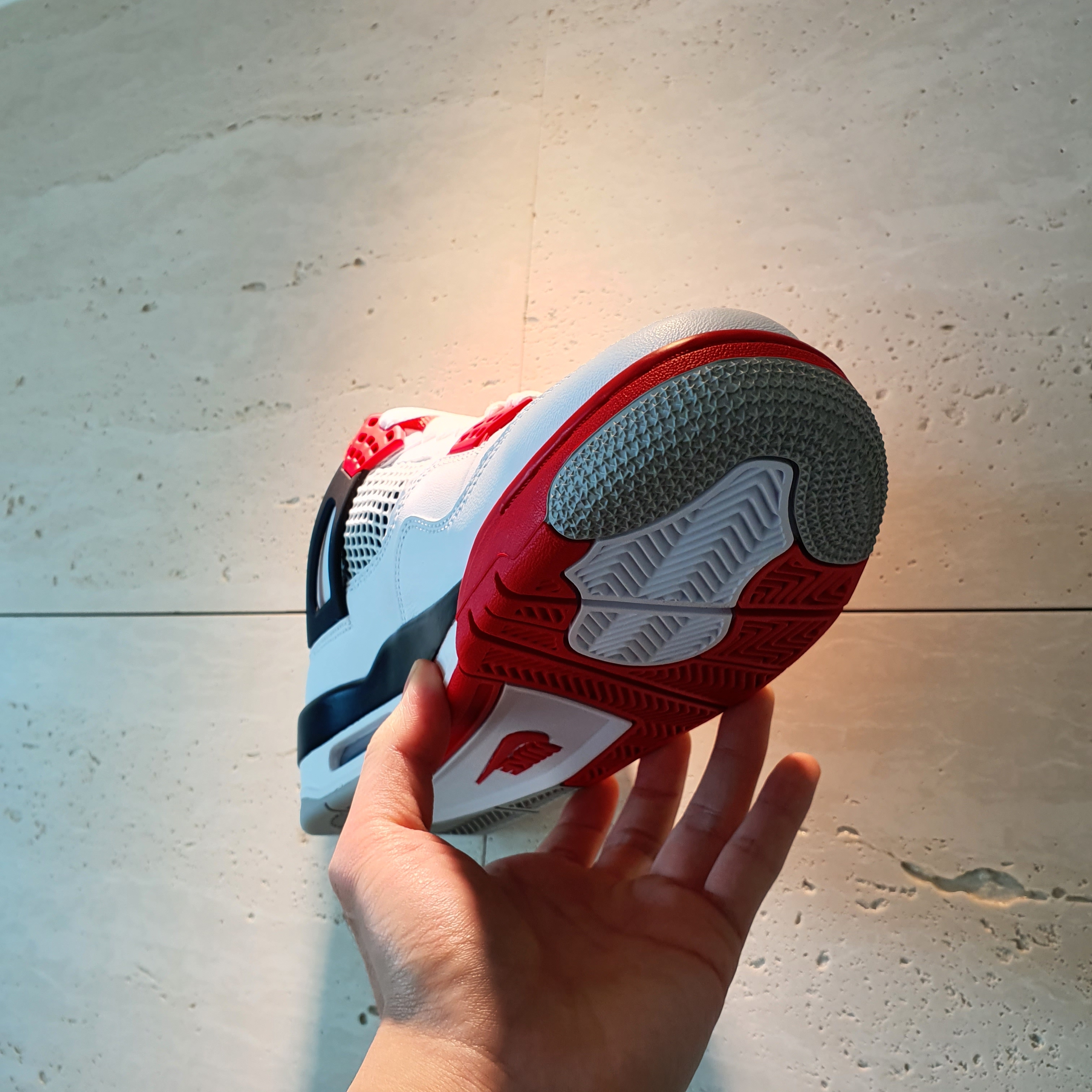 Jordan 4 Retro OG Fire Red 2020 착용 스타일 - 2