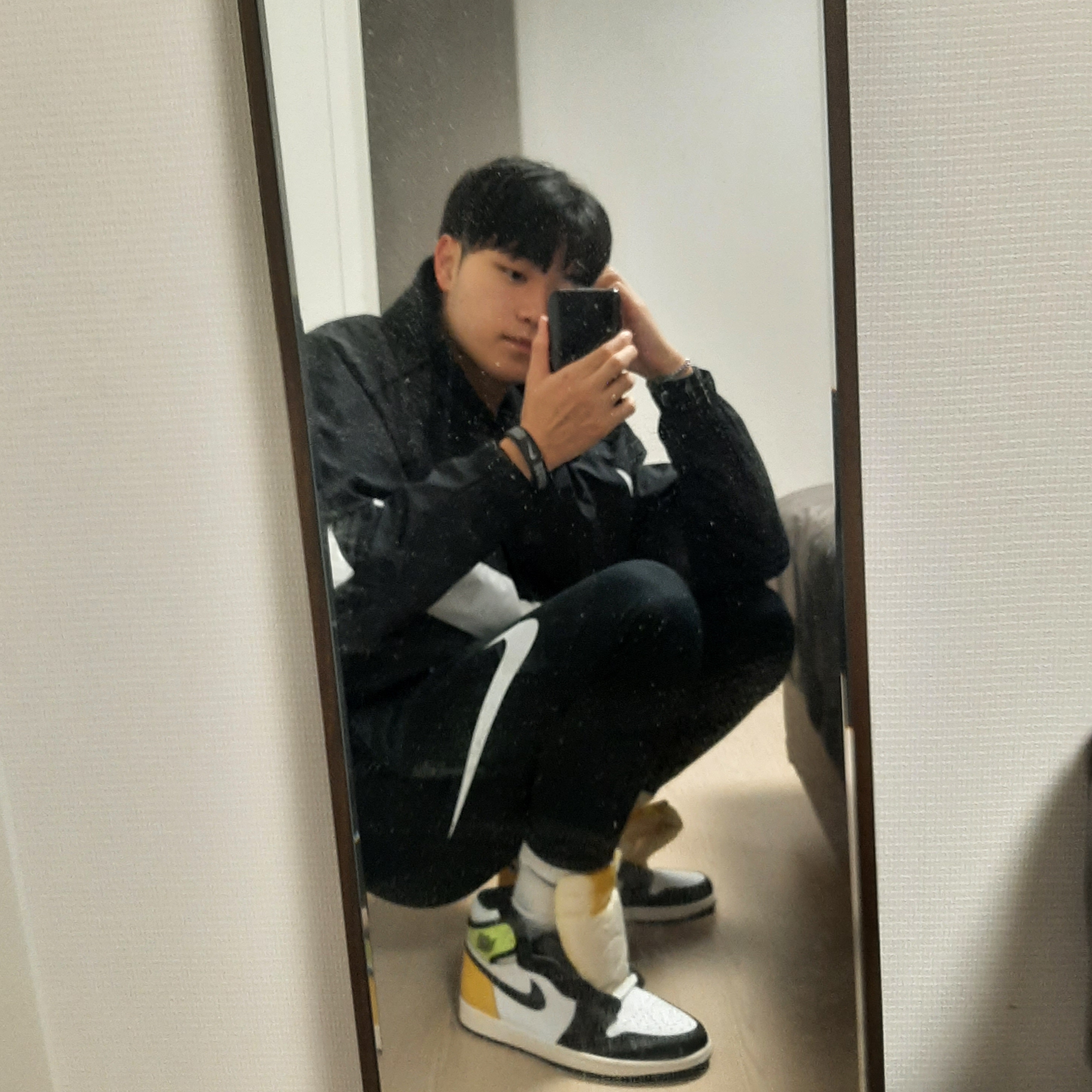 Jordan 1 Retro High OG Volt Gold 착용 스타일