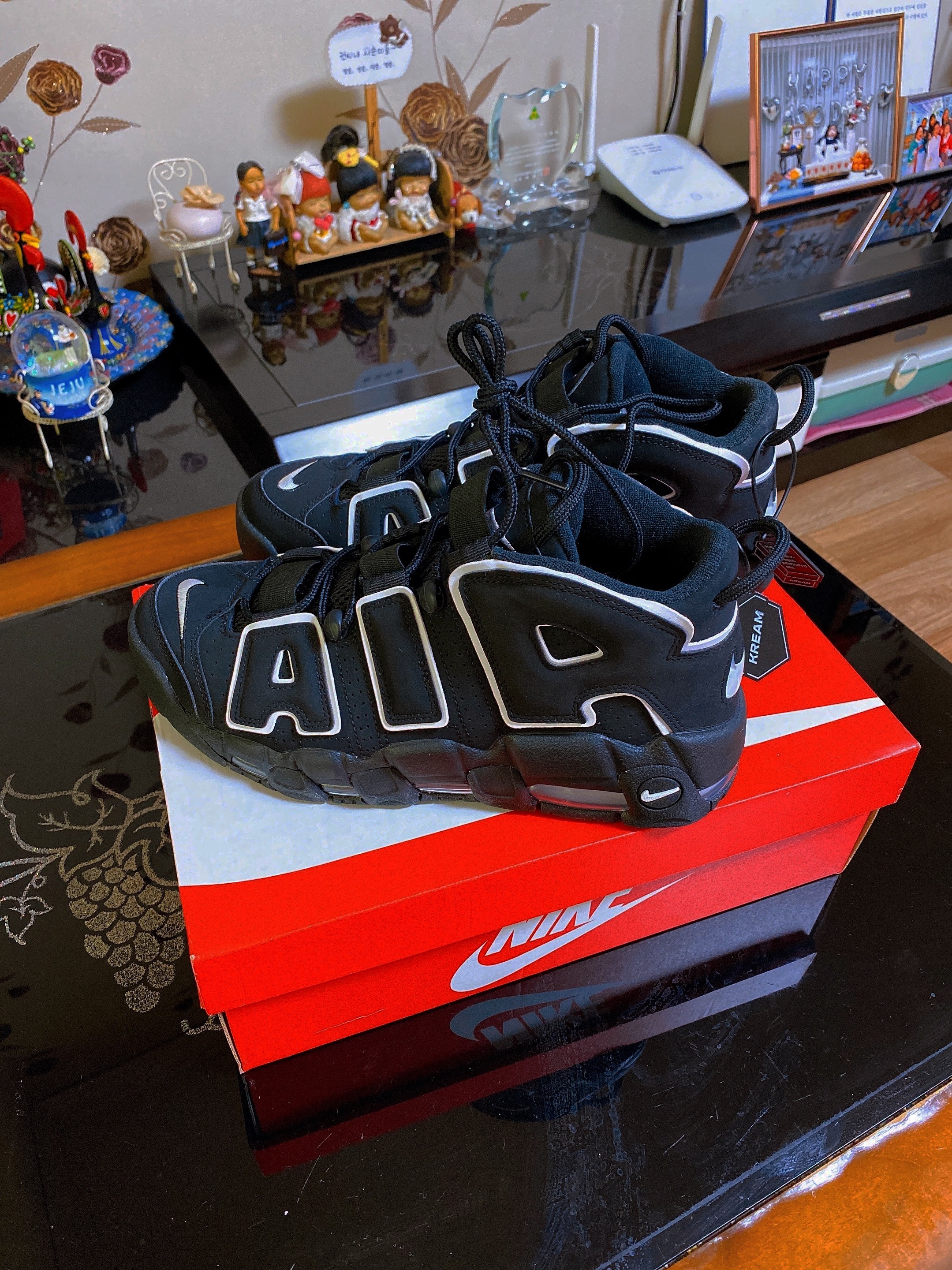 Nike Air More Uptempo Black White 2020 착용 스타일 - 3