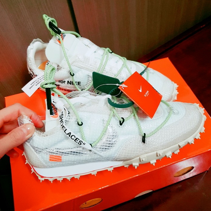 (W) Nike x Off-White Waffle Racer White 착용 스타일