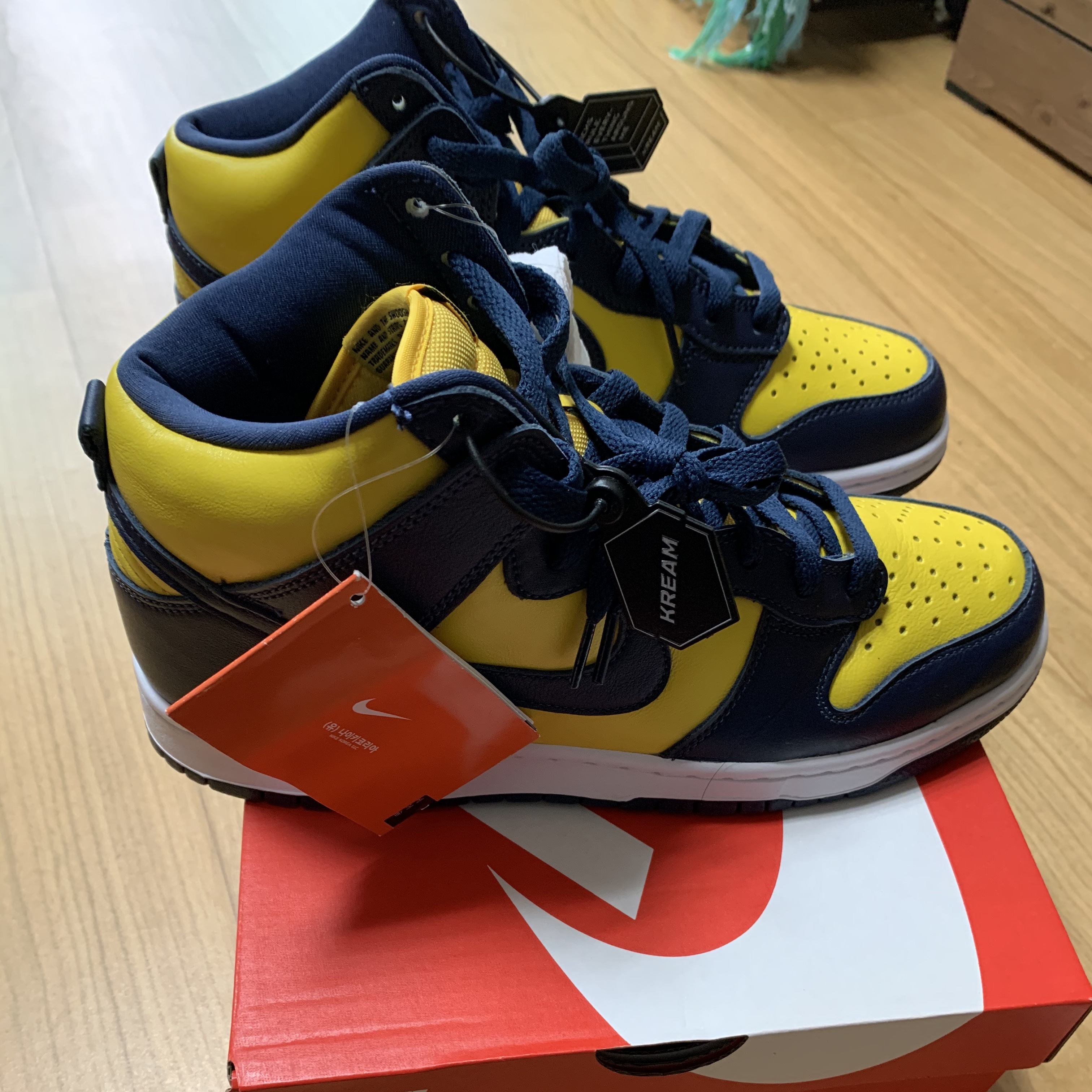Nike Dunk High SP Maize & Blue 착용 스타일