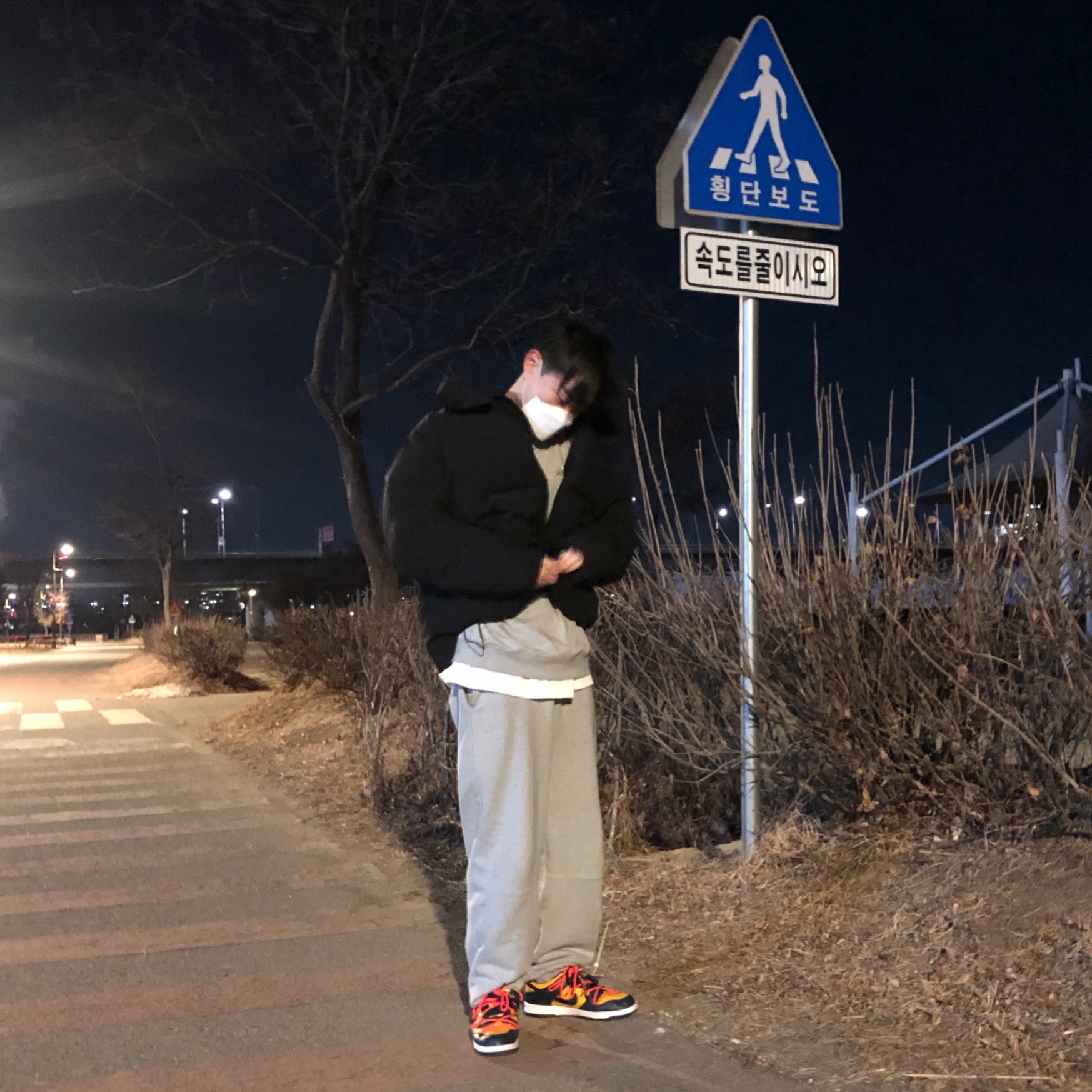 Nike x Off-White Dunk Low University Gold Midnight Navy 착용 스타일