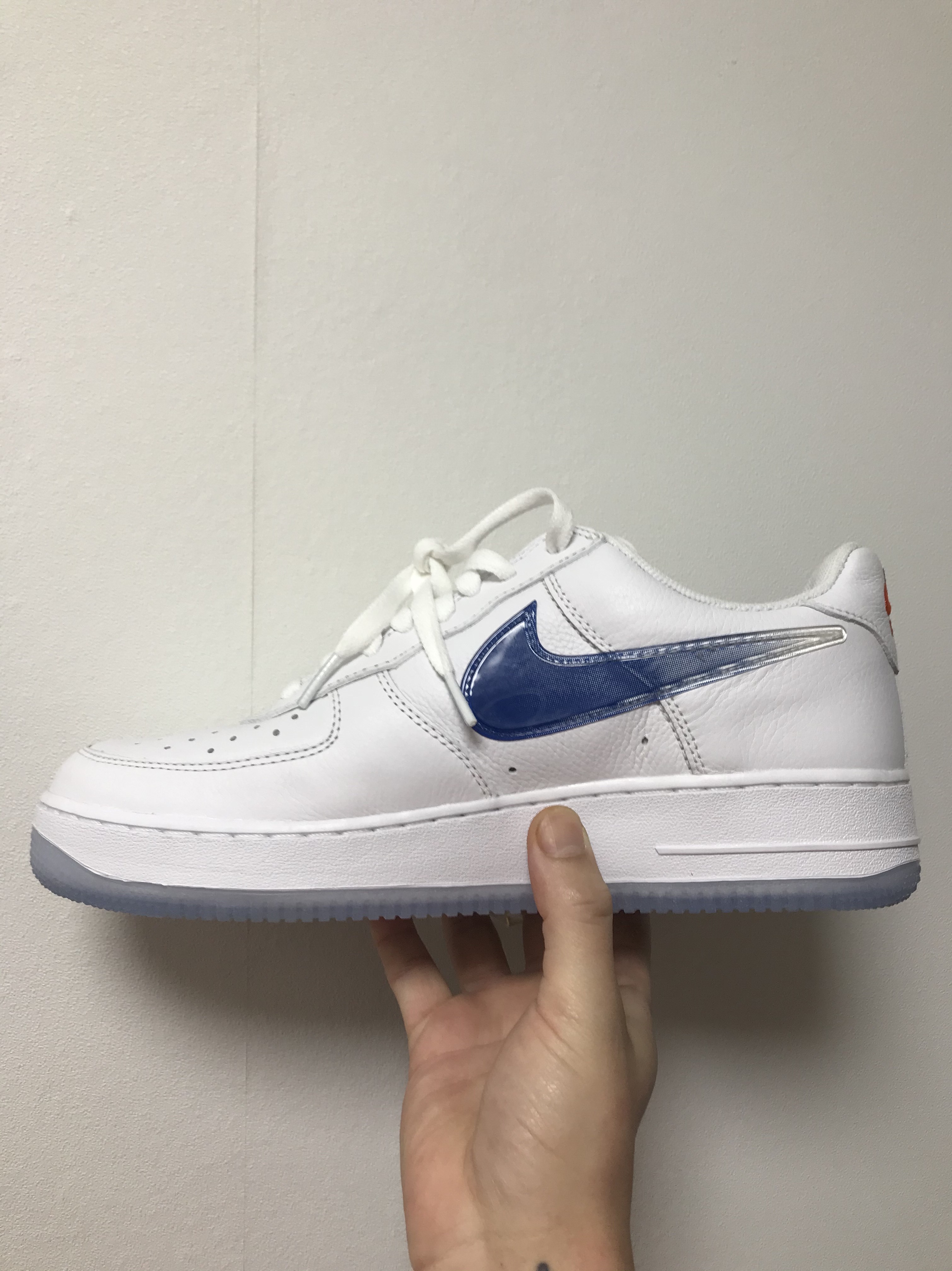 Nike x Kith Air Force 1 Low NYC White 착용 스타일 - 2