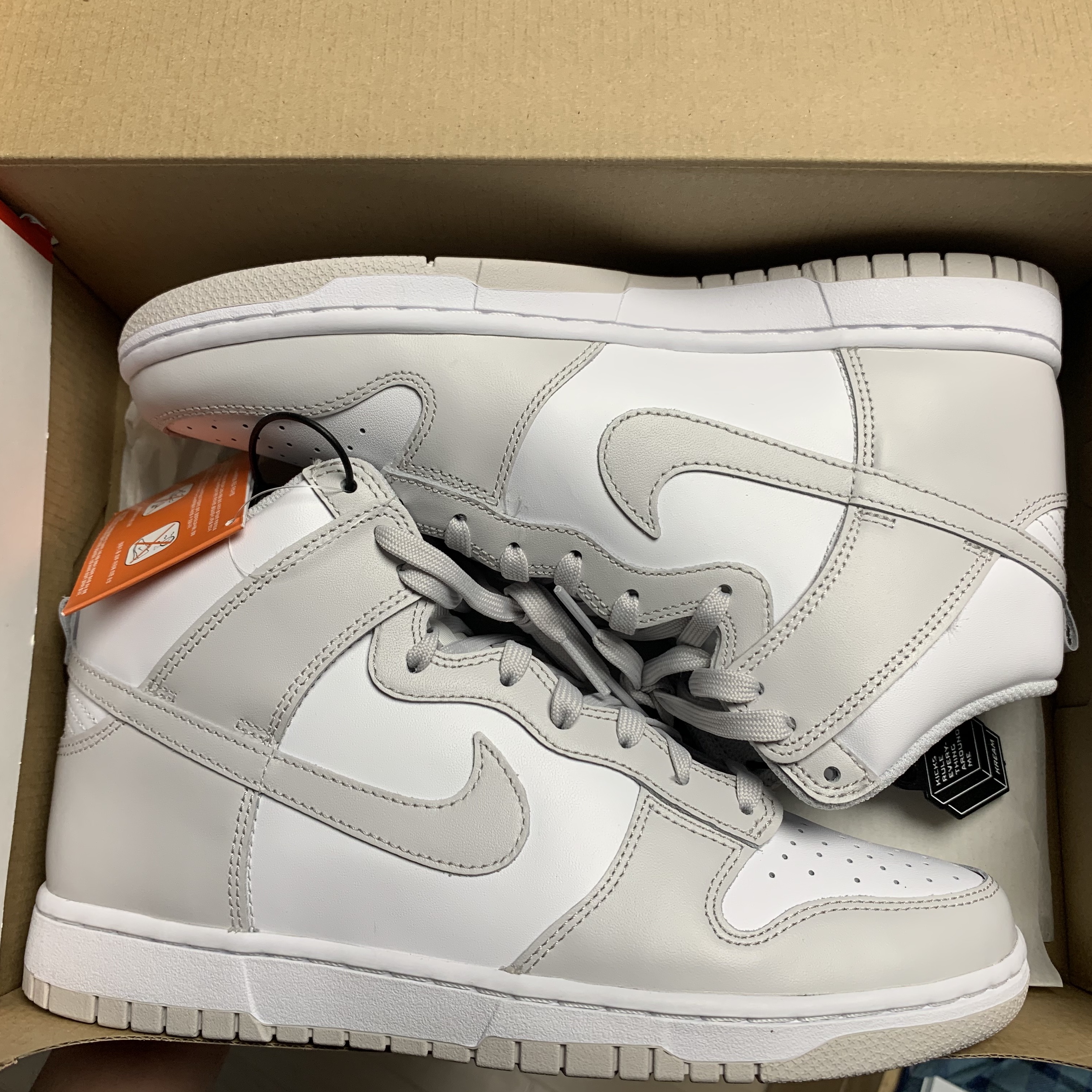 Nike Dunk High Retro Vast Grey 착용 스타일 - 2