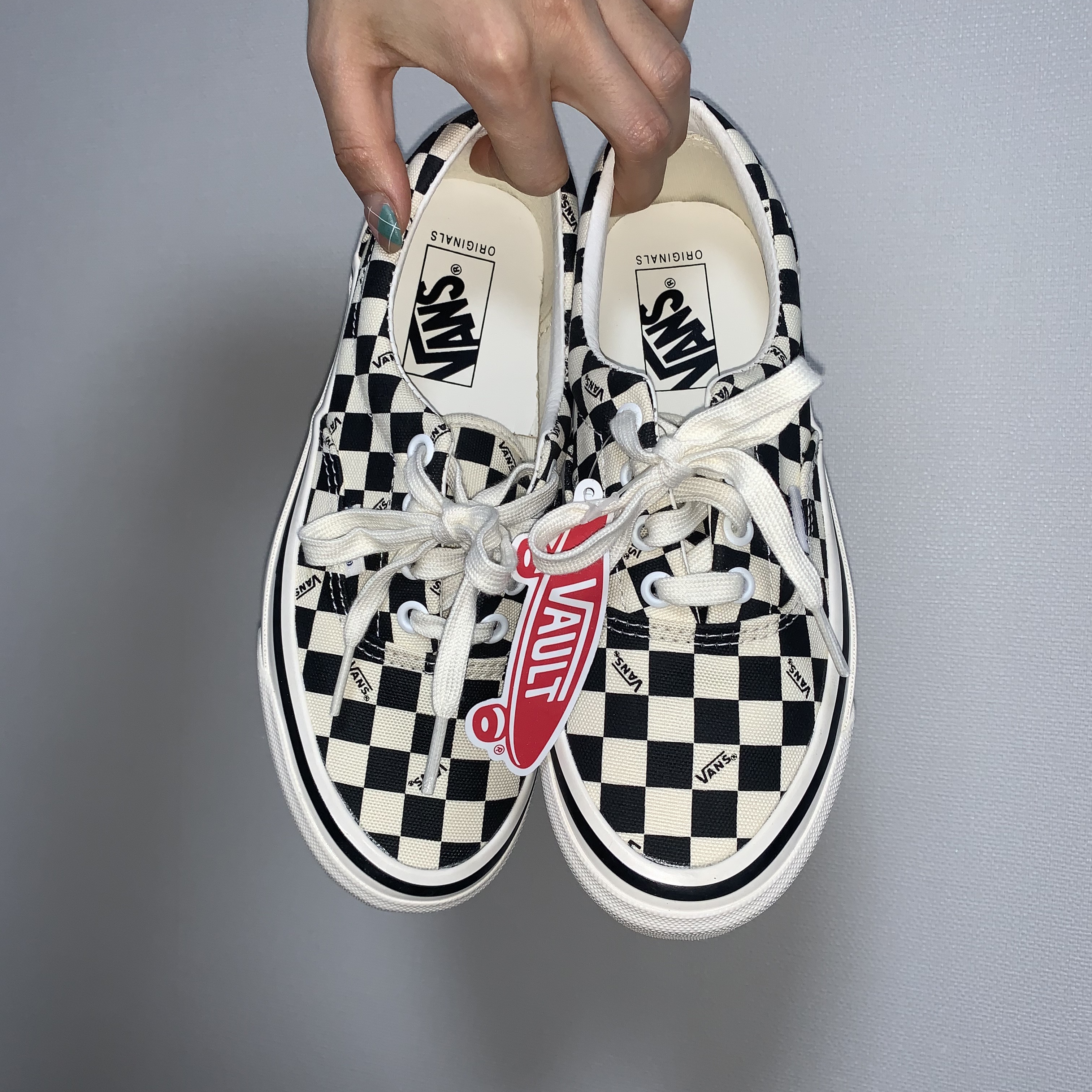 Vans Vault OG Era LX Checkerboard Canvas, Essentials Sweatpants Heather Grey - 20FW 착용 스타일 - 1
