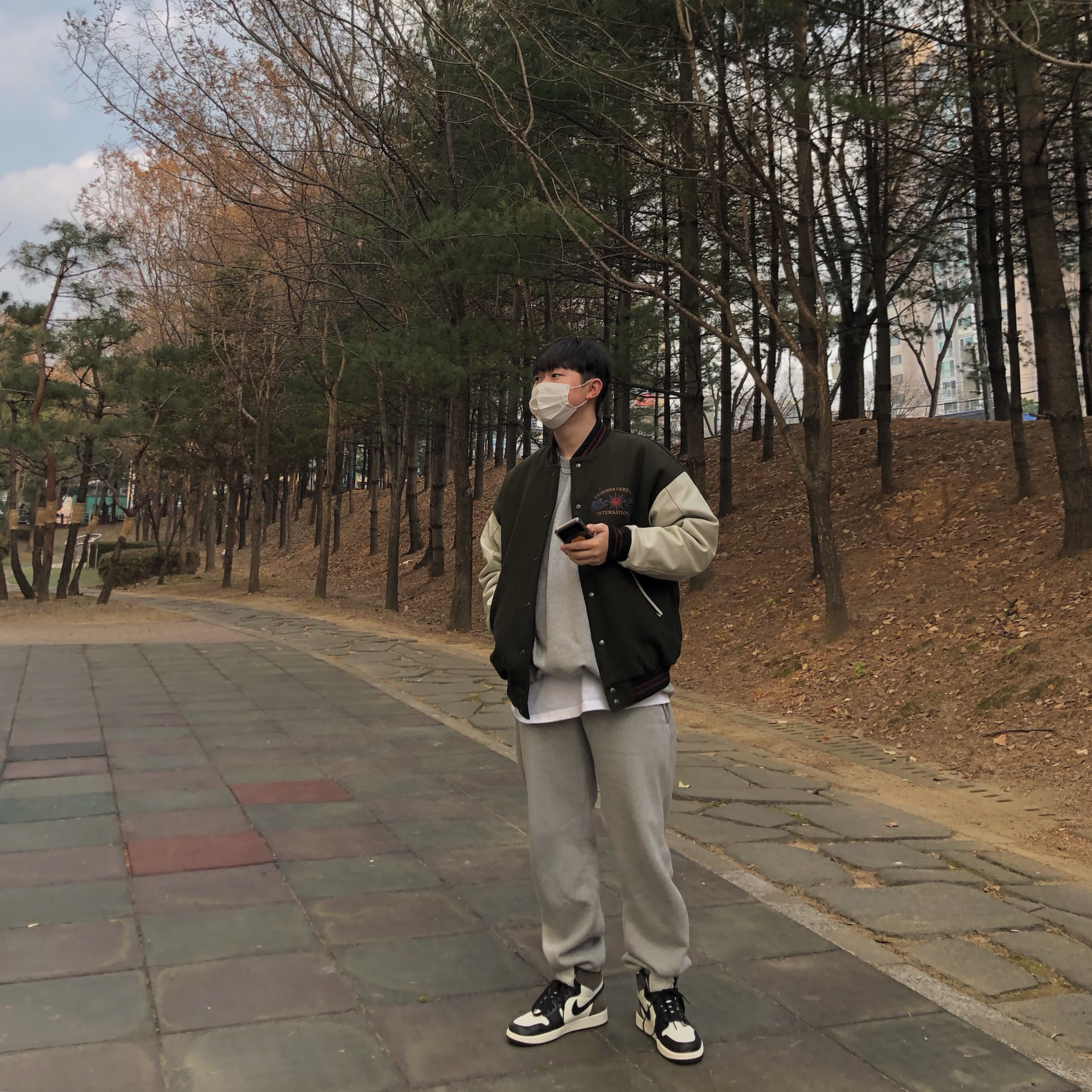 Jordan 1 Retro High OG Black Mocha 착용 스타일