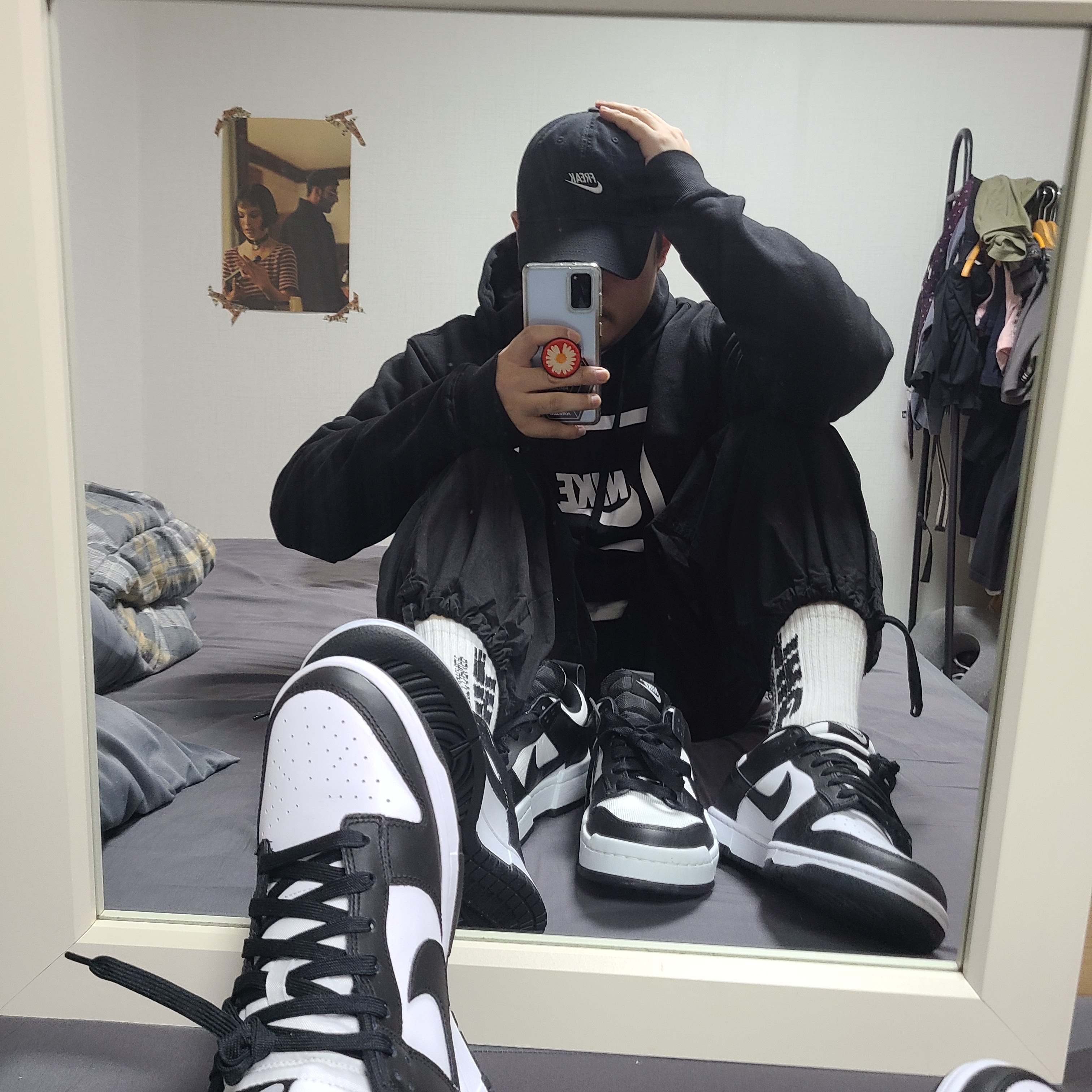 Nike Dunk Low Retro Black, (W) Nike Dunk Low Disrupt Black White 착용 스타일 - 1