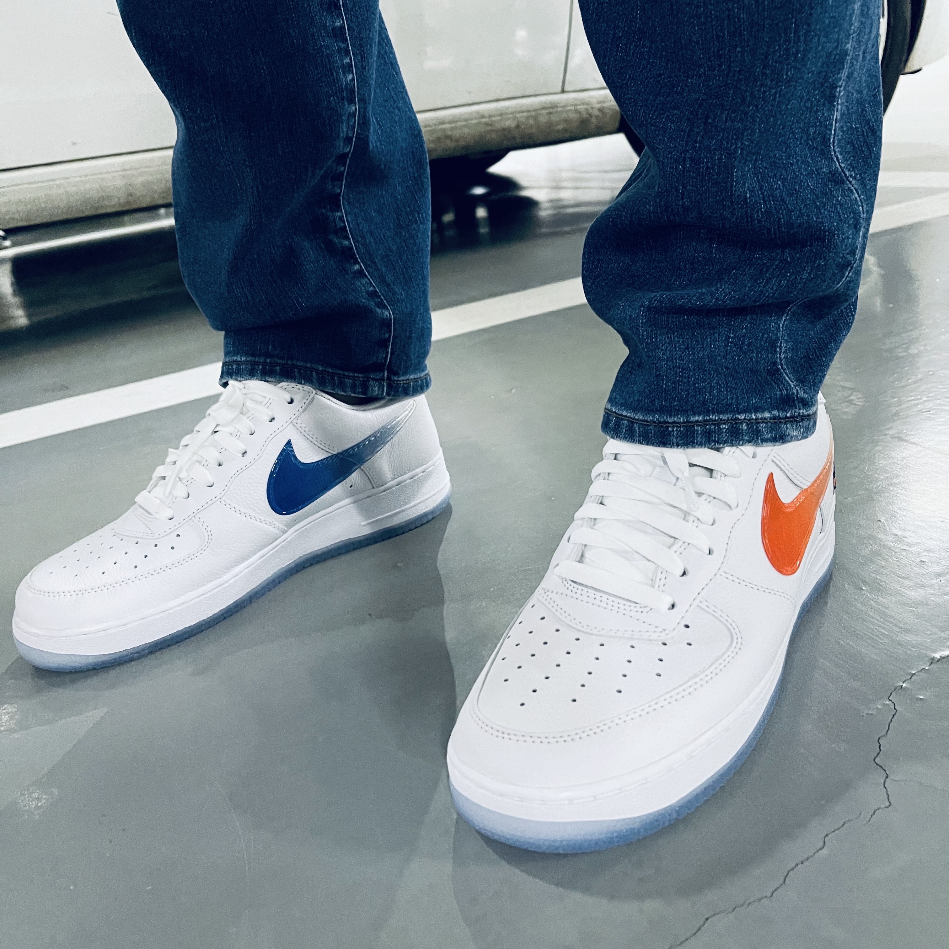 Nike x Kith New York Knicks AOP Hoodie Black, Nike x Kith Air Force 1 Low NYC White 착용 스타일 - 2