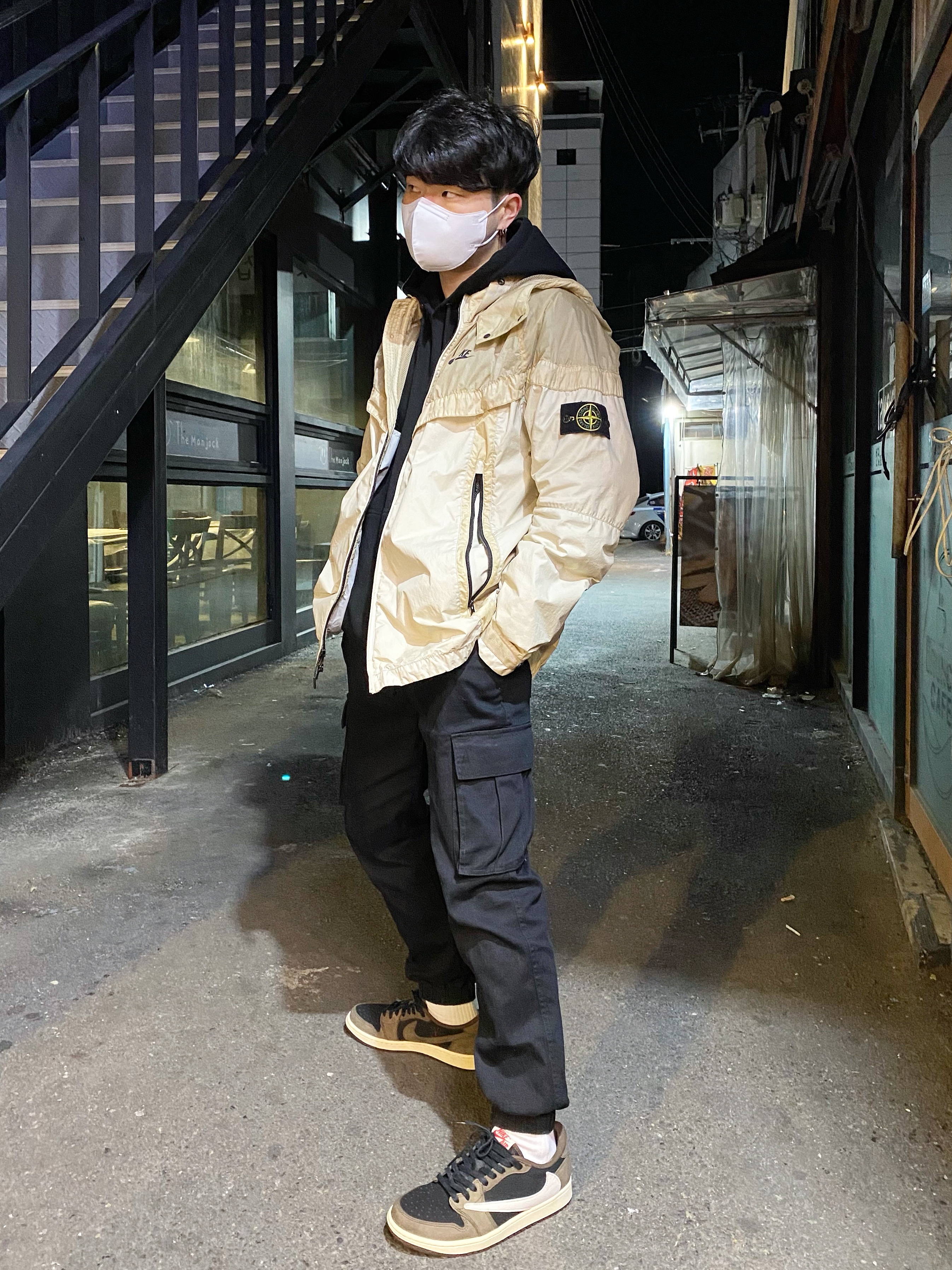 Jordan 1 x Travis Scott Retro Low OG SP Mocha 착용 스타일