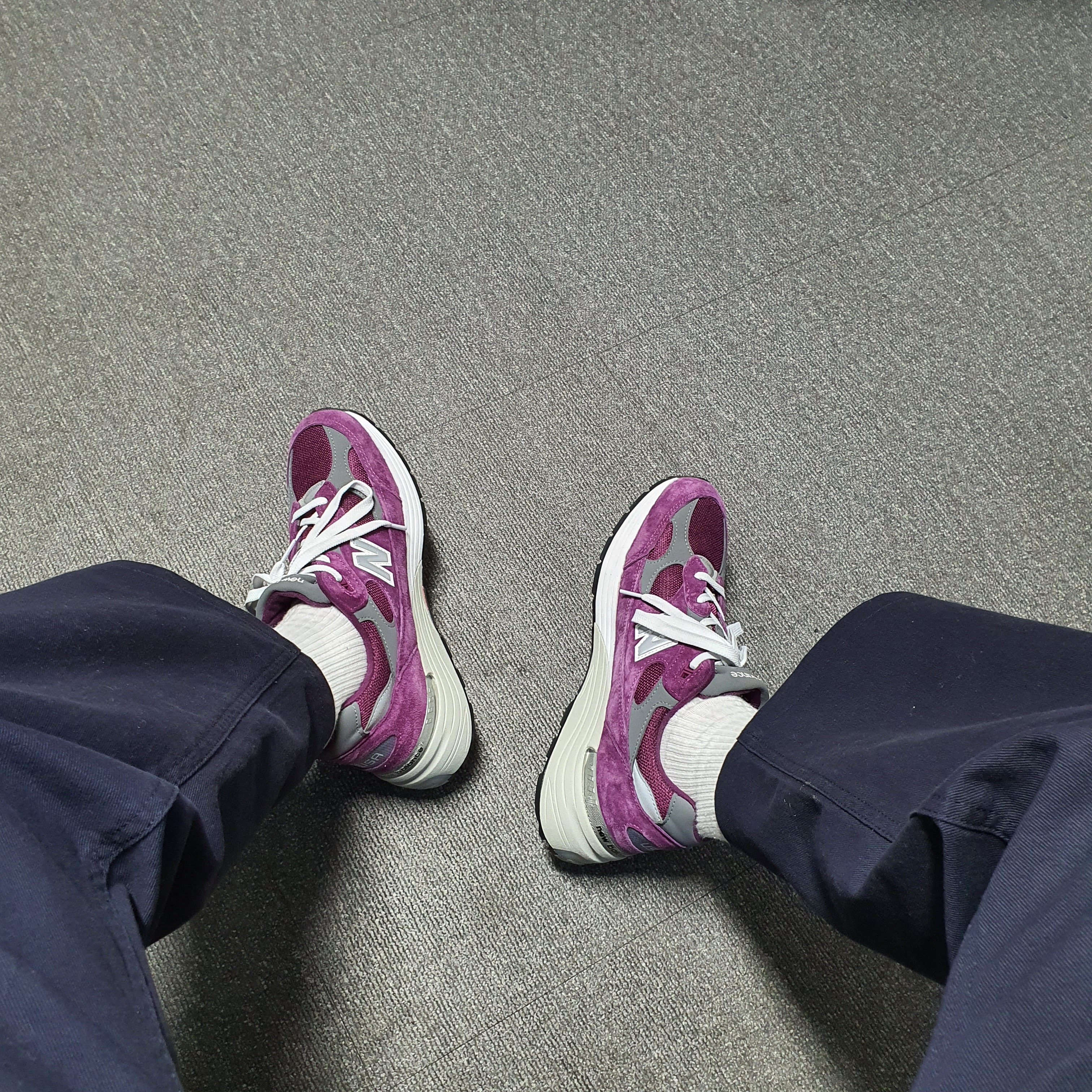 New Balance 992 Made in USA Maroon 착용 스타일
