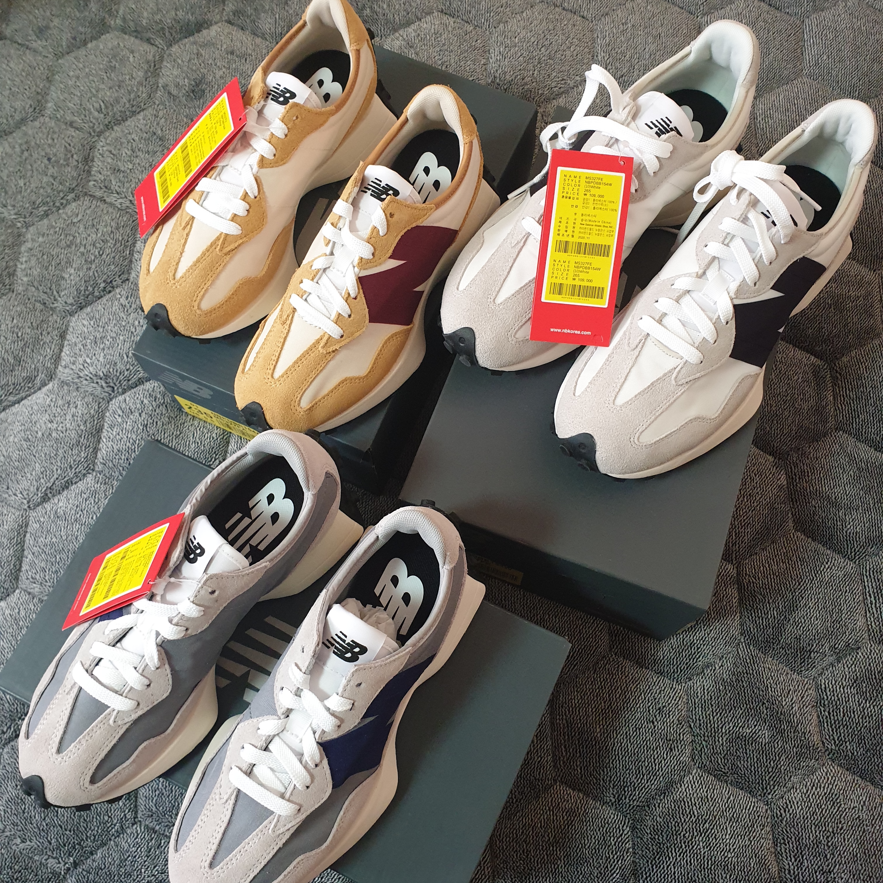 New Balance 327 White Black, New Balance 327 Moonbeam Ghost Pepper 착용 스타일