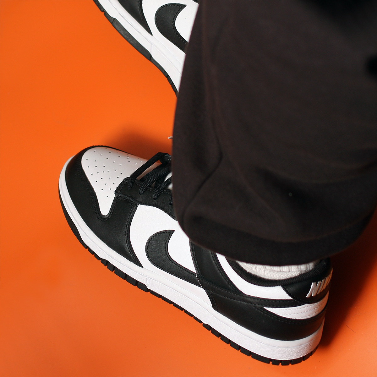 Nike Dunk Low Retro Black 착용 스타일 - 4