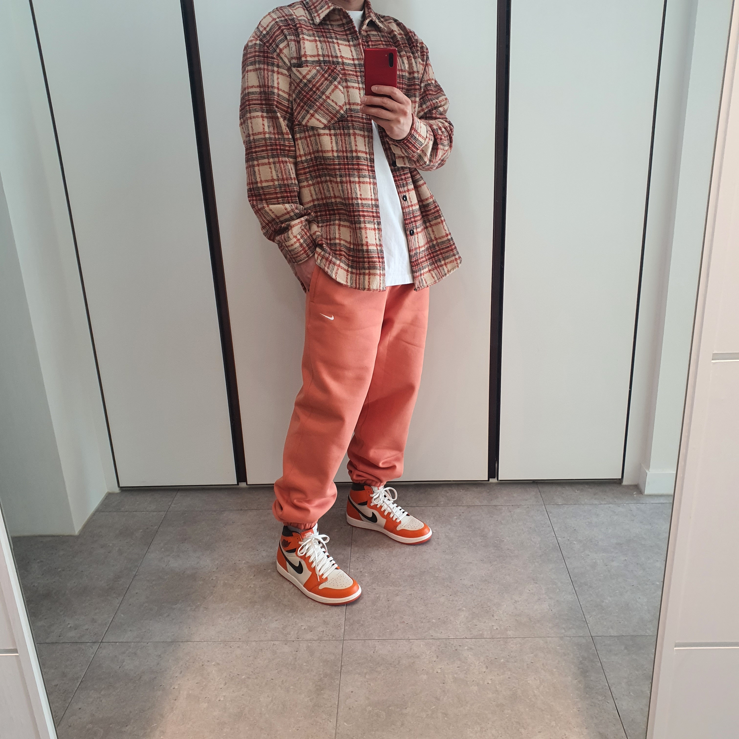 Jordan 1 Retro High OG Reverse Shattered Backboard 착용 스타일