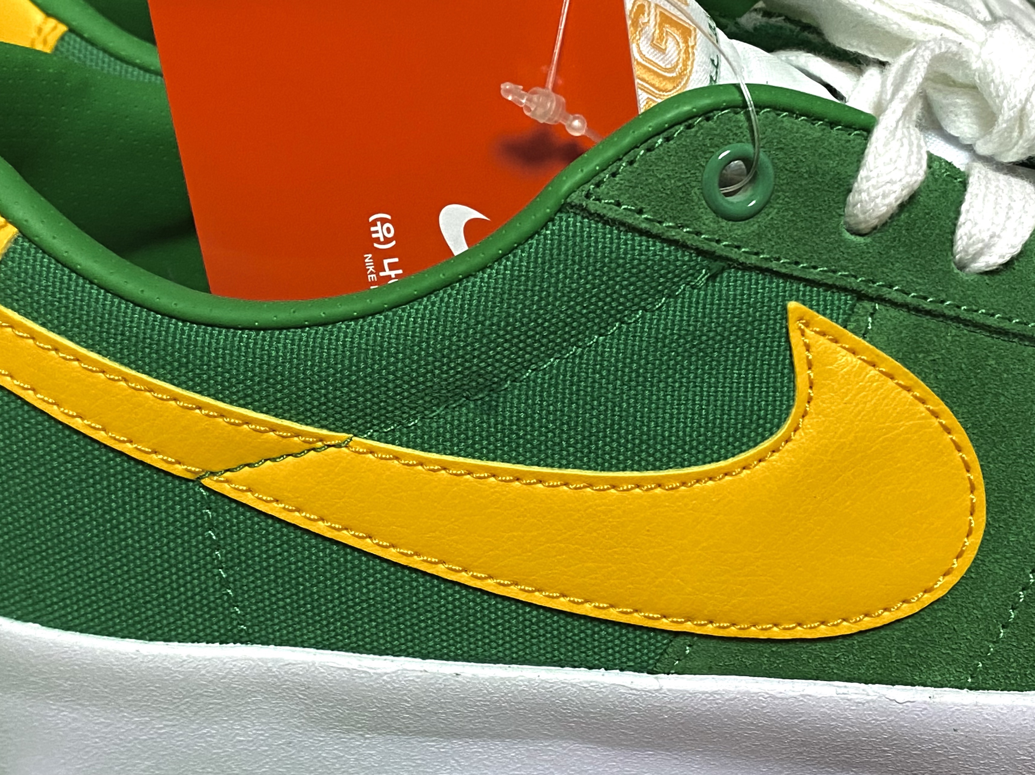 Nike SB Zoom Blazer Low Pro GT Lucky Green 착용 스타일 - 2