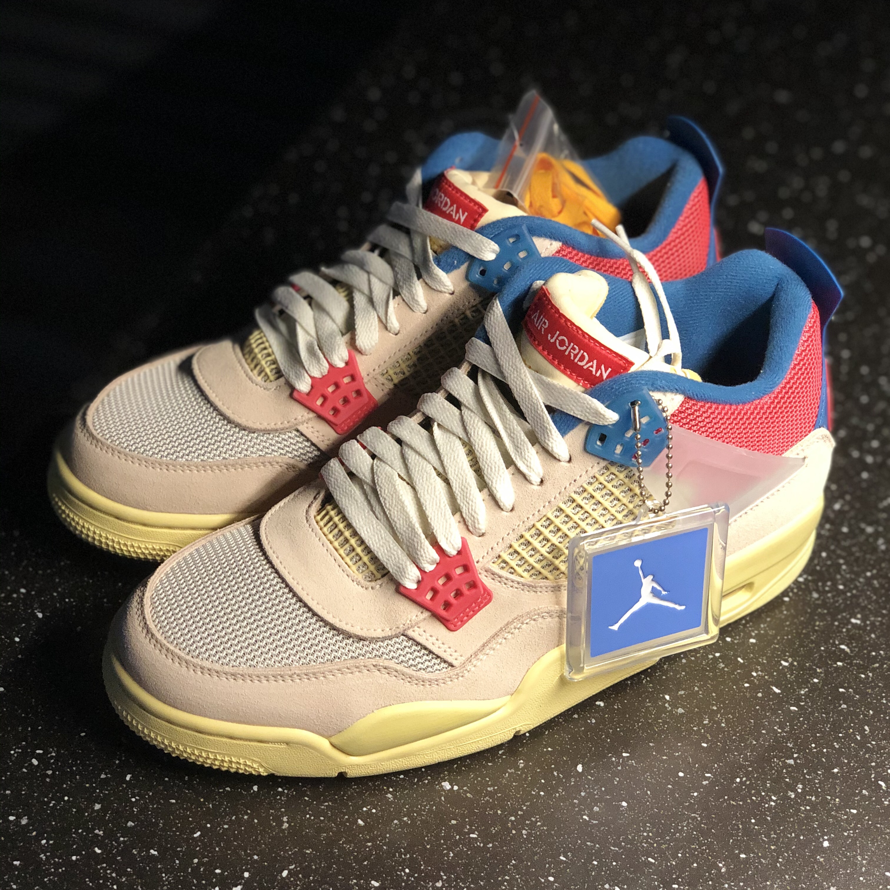 Jordan 4 x Union Retro Guava Ice 착용 스타일