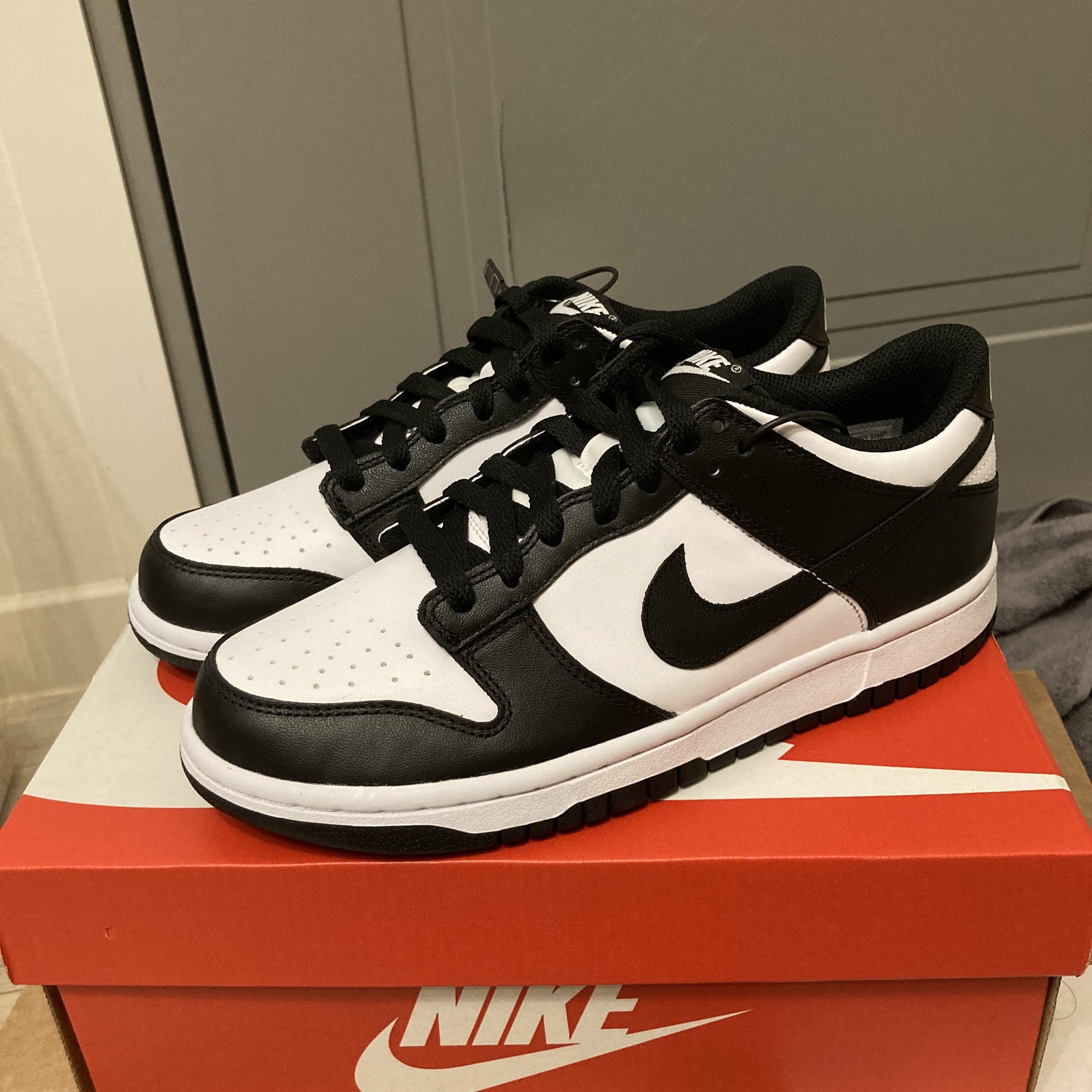 (GS) Nike Dunk Low Black 착용 스타일