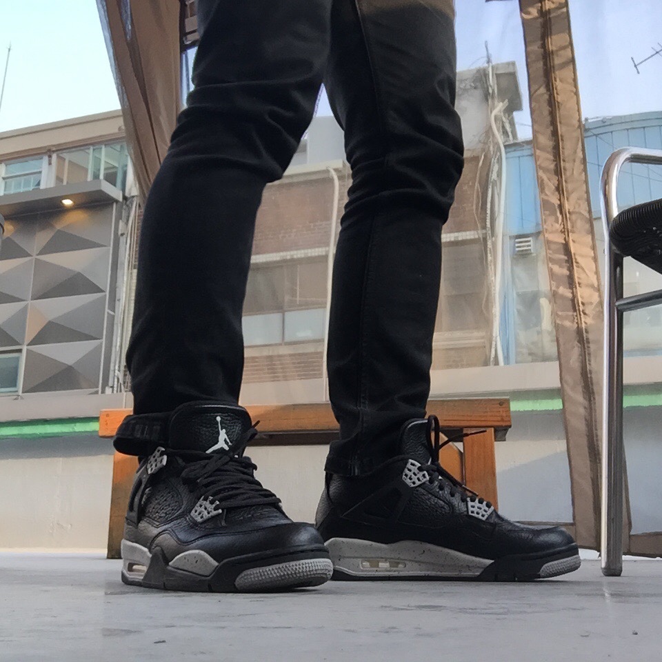 Jordan 4 Retro Oreo 2015 착용 스타일 - 3