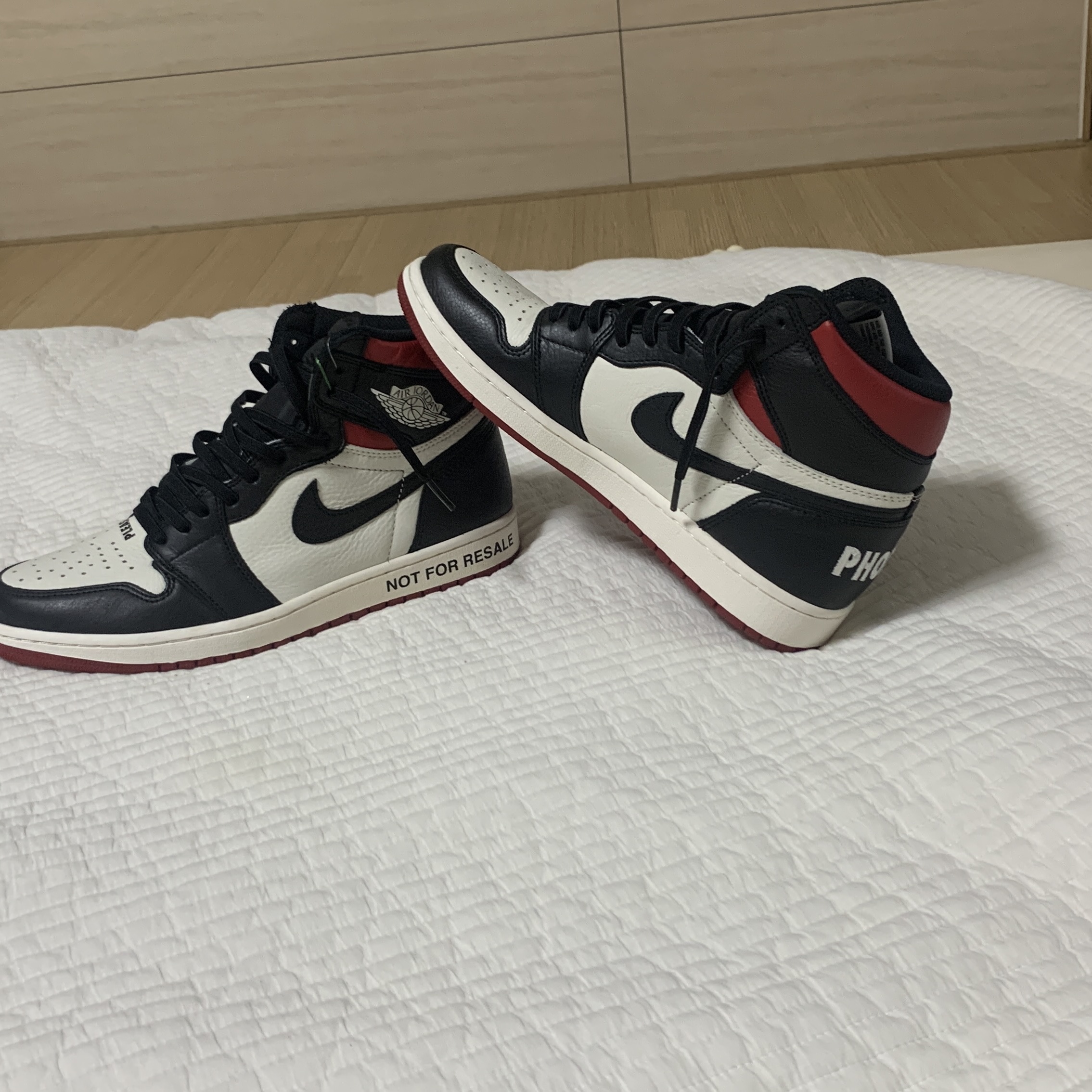 Jordan 1 Retro High Not for Resale Varsity Red 착용 스타일 - 3