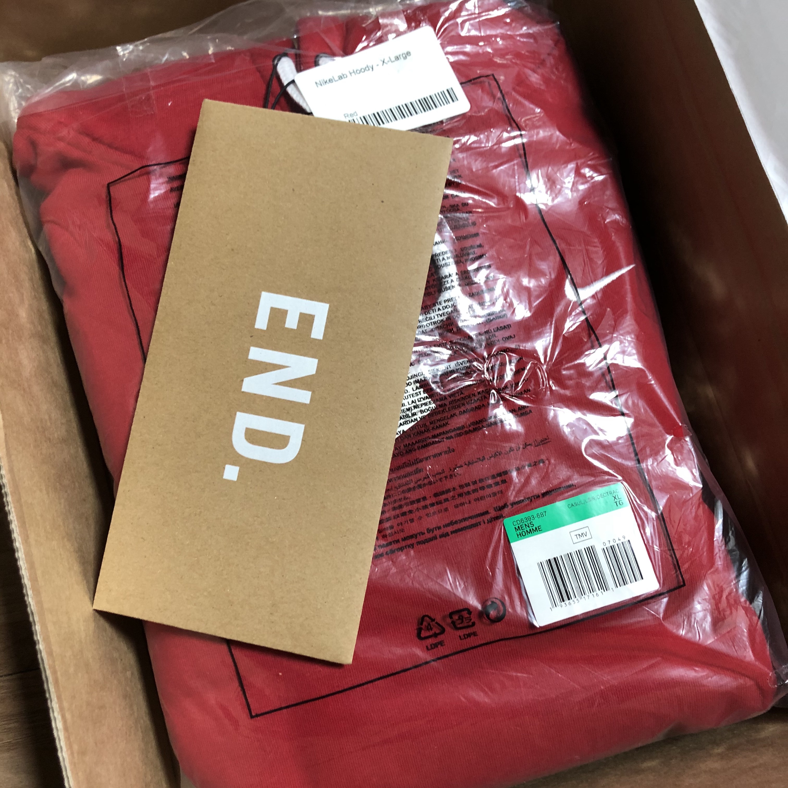 Nike M NRG Hoodie Red 착용 스타일