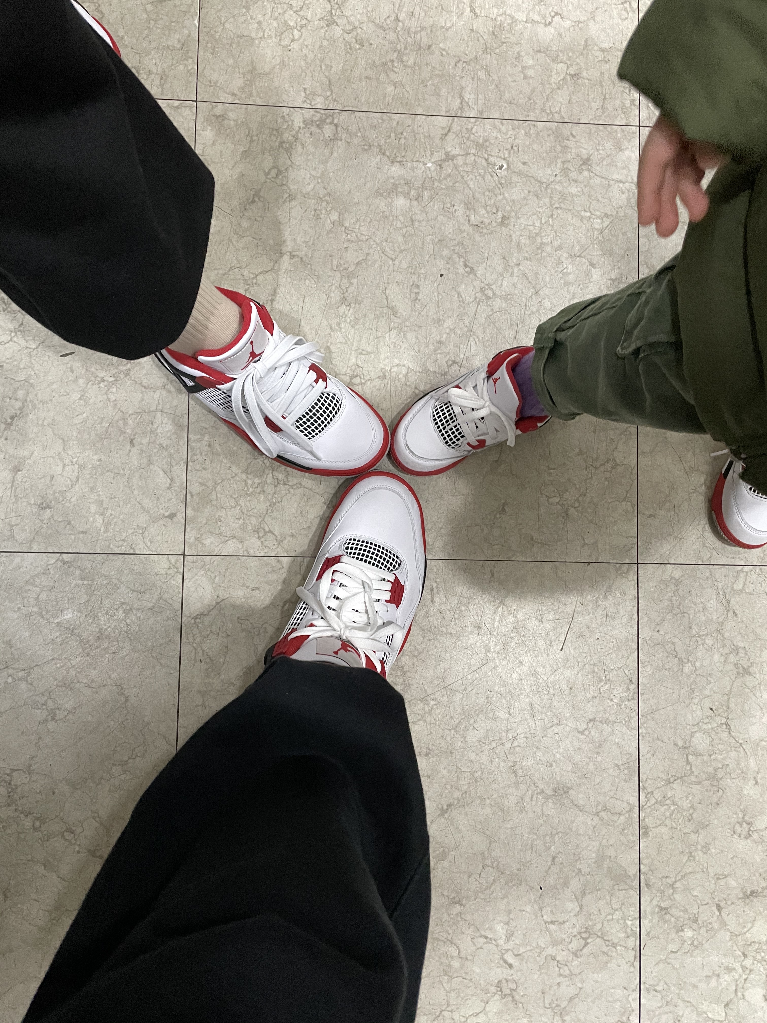 (GS) Jordan 4 Retro OG Fire Red 2020, Jordan 4 Retro OG Fire Red 2020 착용 스타일 - 2