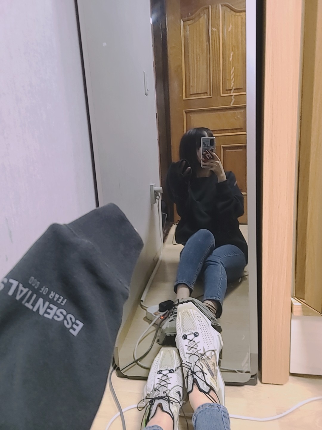 Essentials 3D Silicon Applique Crewneck Dark Slate/Black 2020, Nike x Matthew M Williams Zoom 004 Stone 착용 스타일 - 2