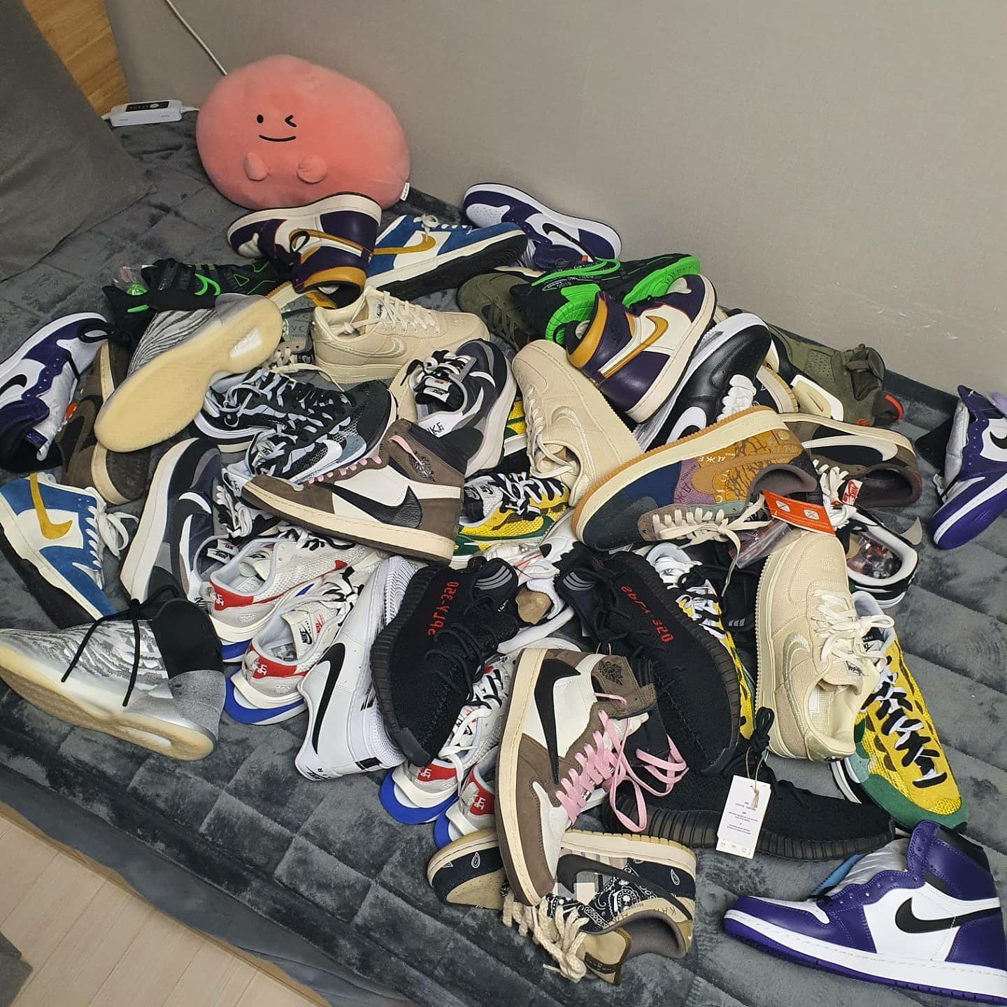 Jordan 1 x Travis Scott Retro High OG SP Mocha, Jordan 1 x Travis Scott Retro Low OG SP Mocha 착용 스타일