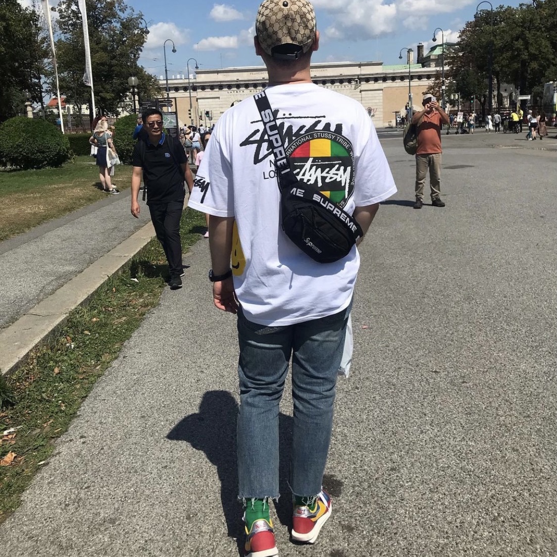 Nike x Sacai LDWaffle Blue Multi, Supreme Waist Bag Black - 18SS 착용 스타일 - 2