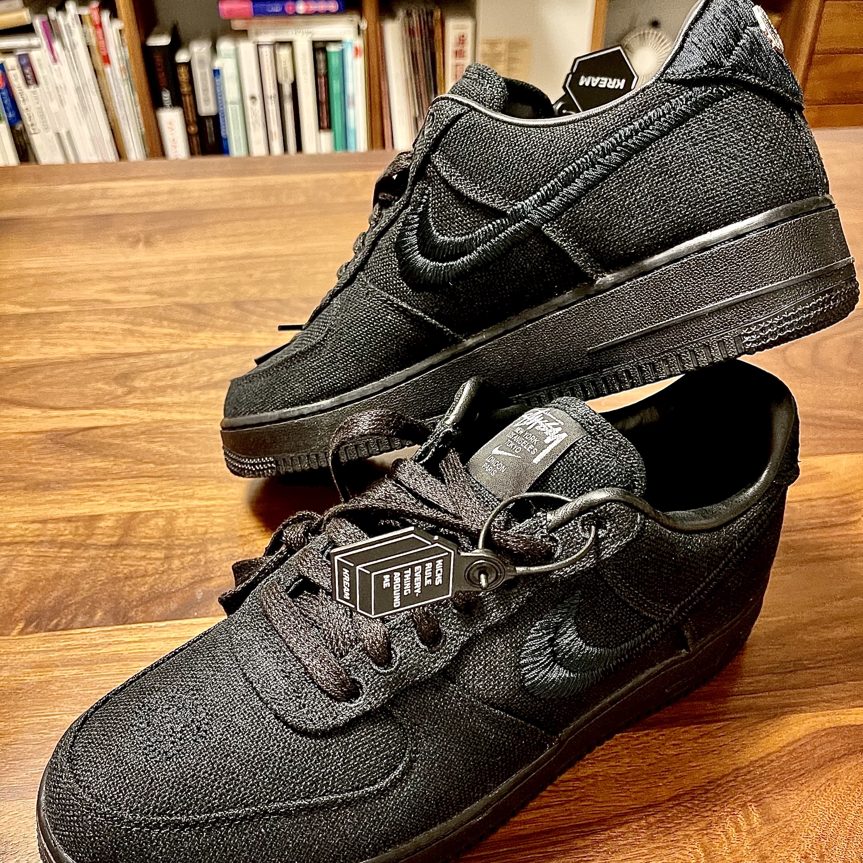 Nike x Stussy Air Force 1 Low Triple Black 착용 스타일