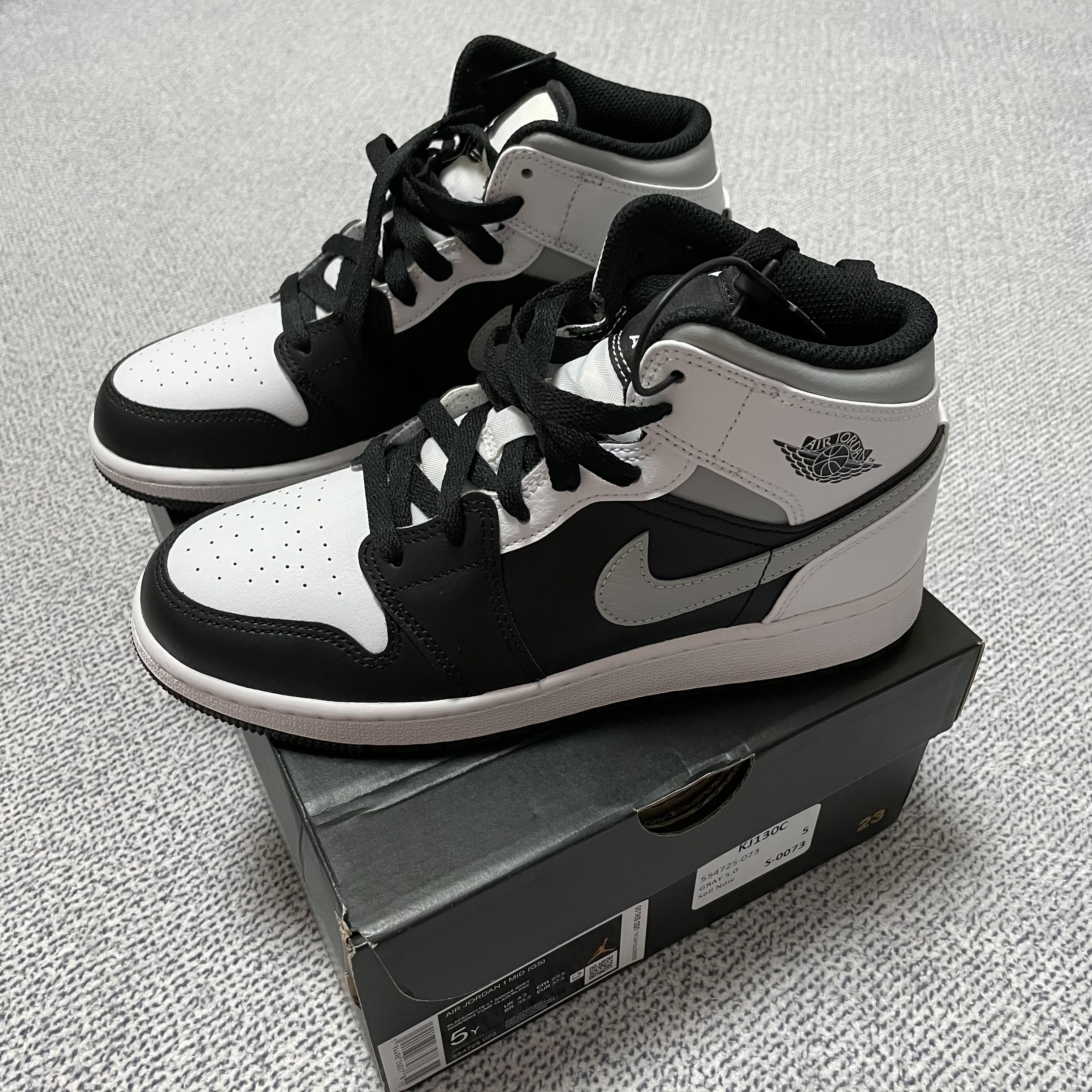 Jordan 1 Mid White Shadow 착용 스타일
