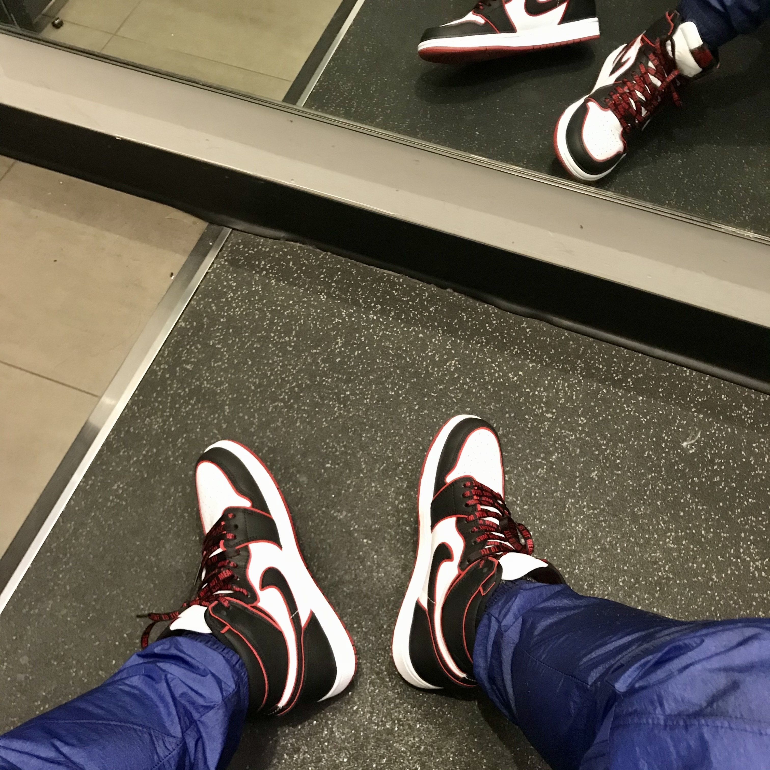 Jordan 1 Retro High OG Bloodline 착용 스타일
