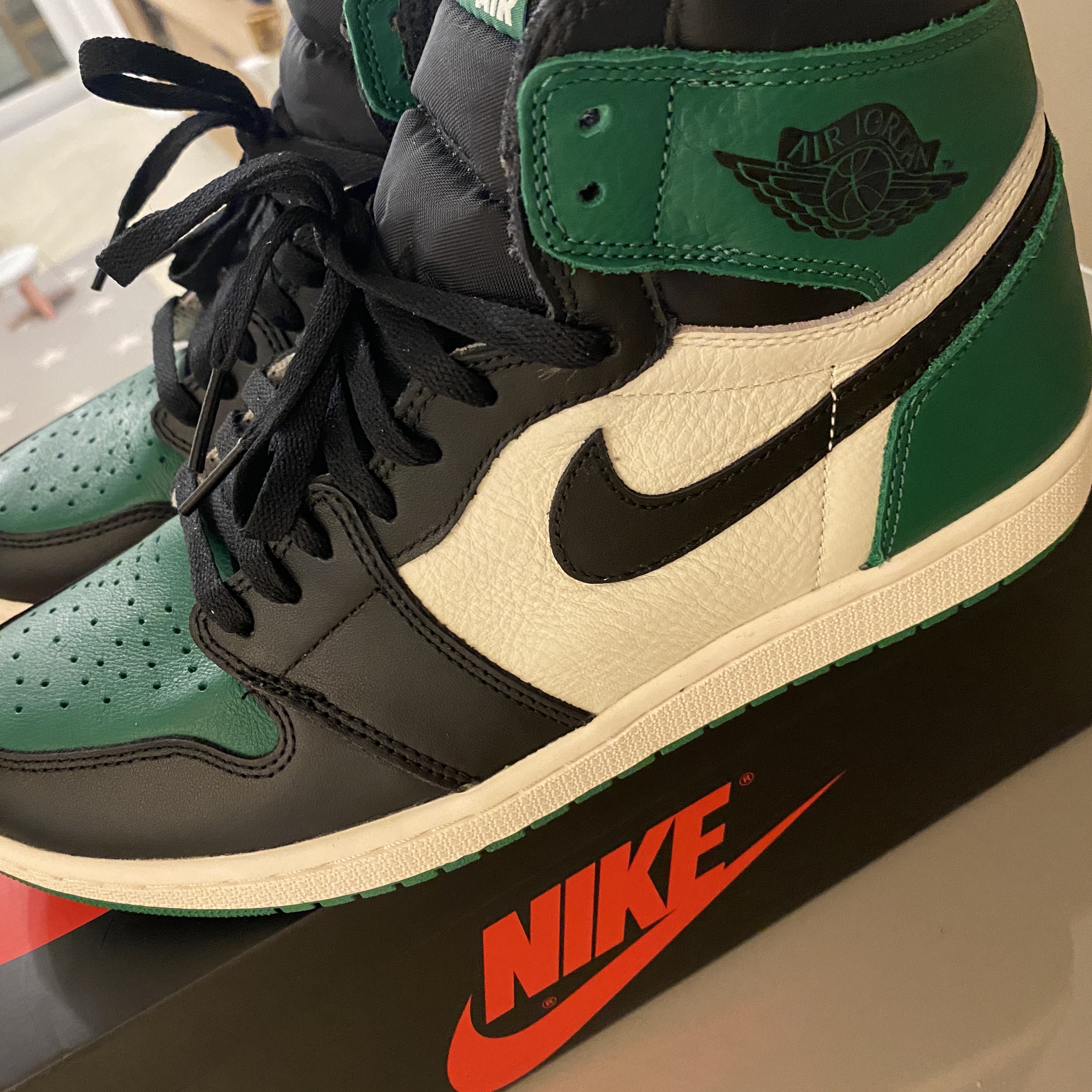 Jordan 1 Retro High OG Pine Green 착용 스타일