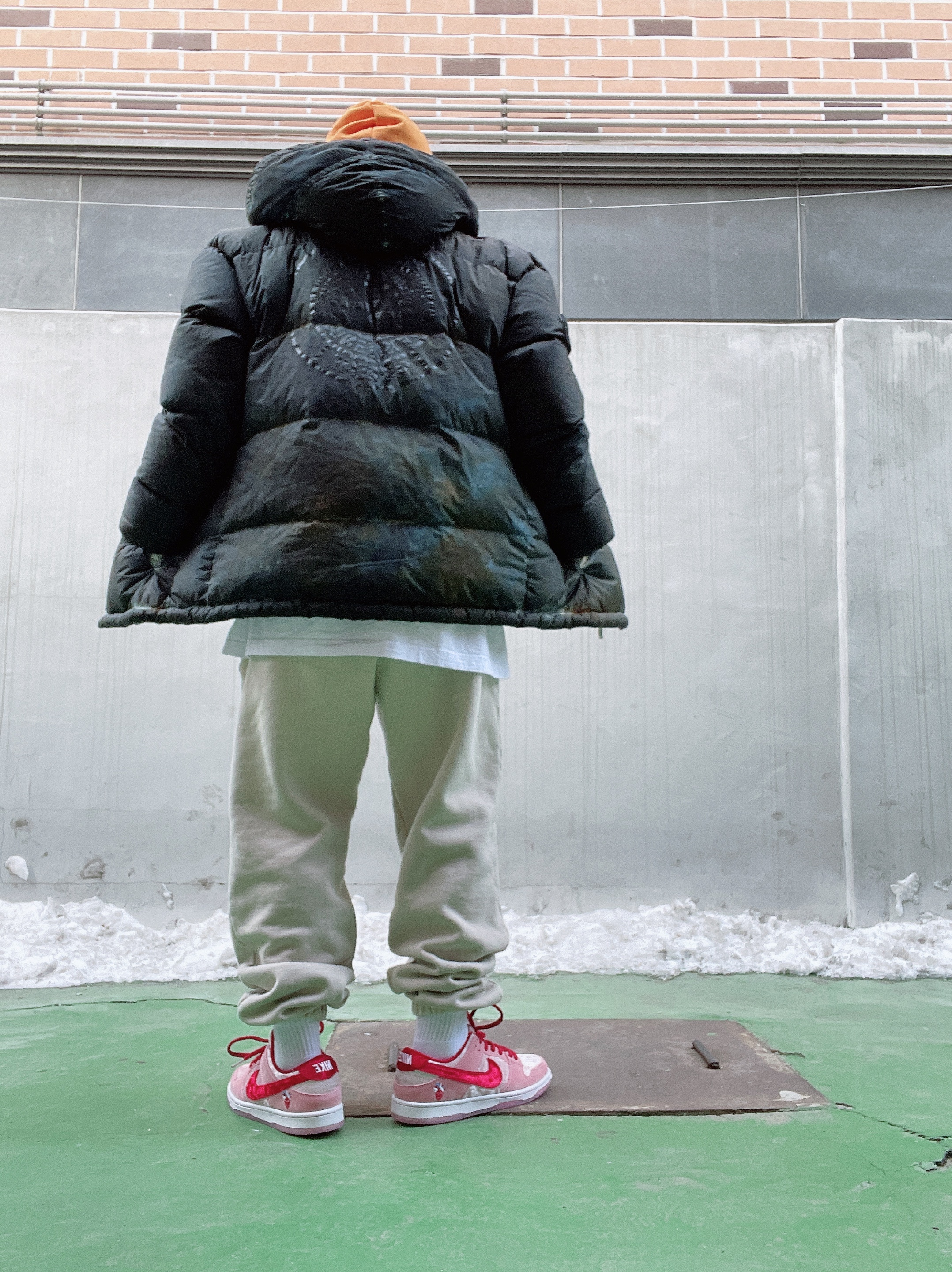 Nike x StrangeLove SB Dunk Low Pink (Regular Box), Supreme x Stone Island Painted Camo Crinkle Down Jacket Dark Teal - 20FW 착용 스타일